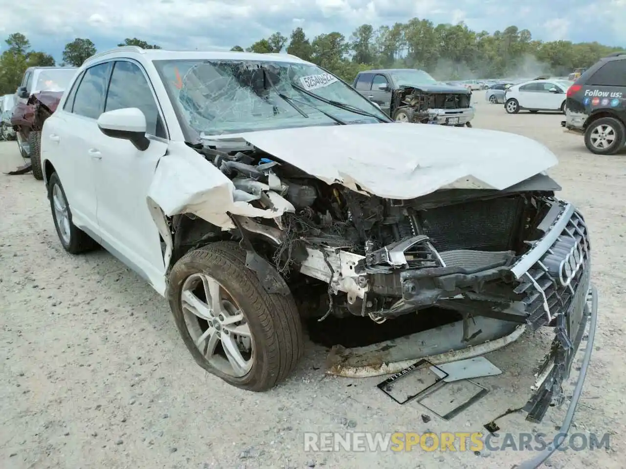 1 Photograph of a damaged car WA1DECF38L1048280 AUDI Q3 2020