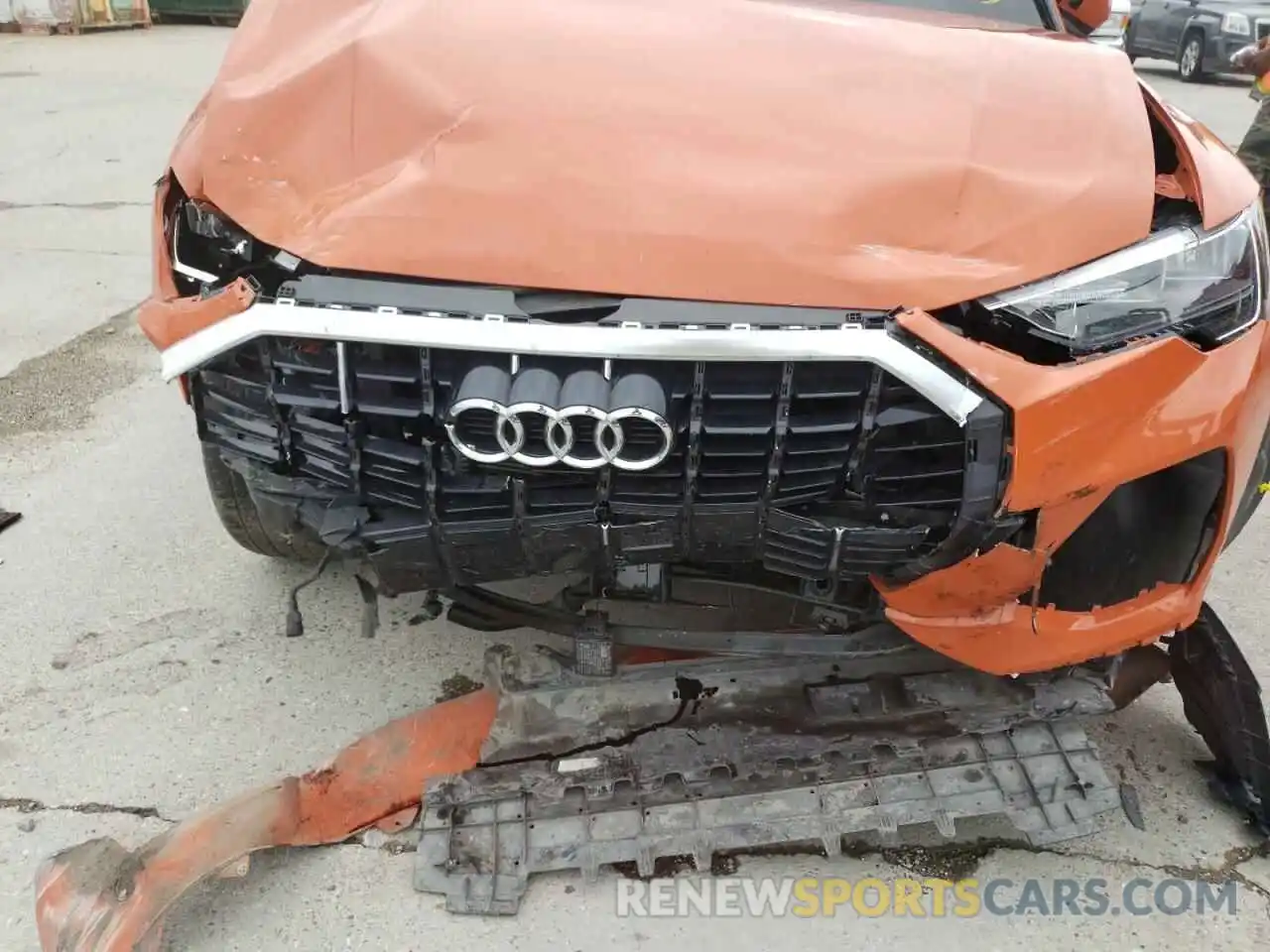 9 Photograph of a damaged car WA1DECF38L1076113 AUDI Q3 2020