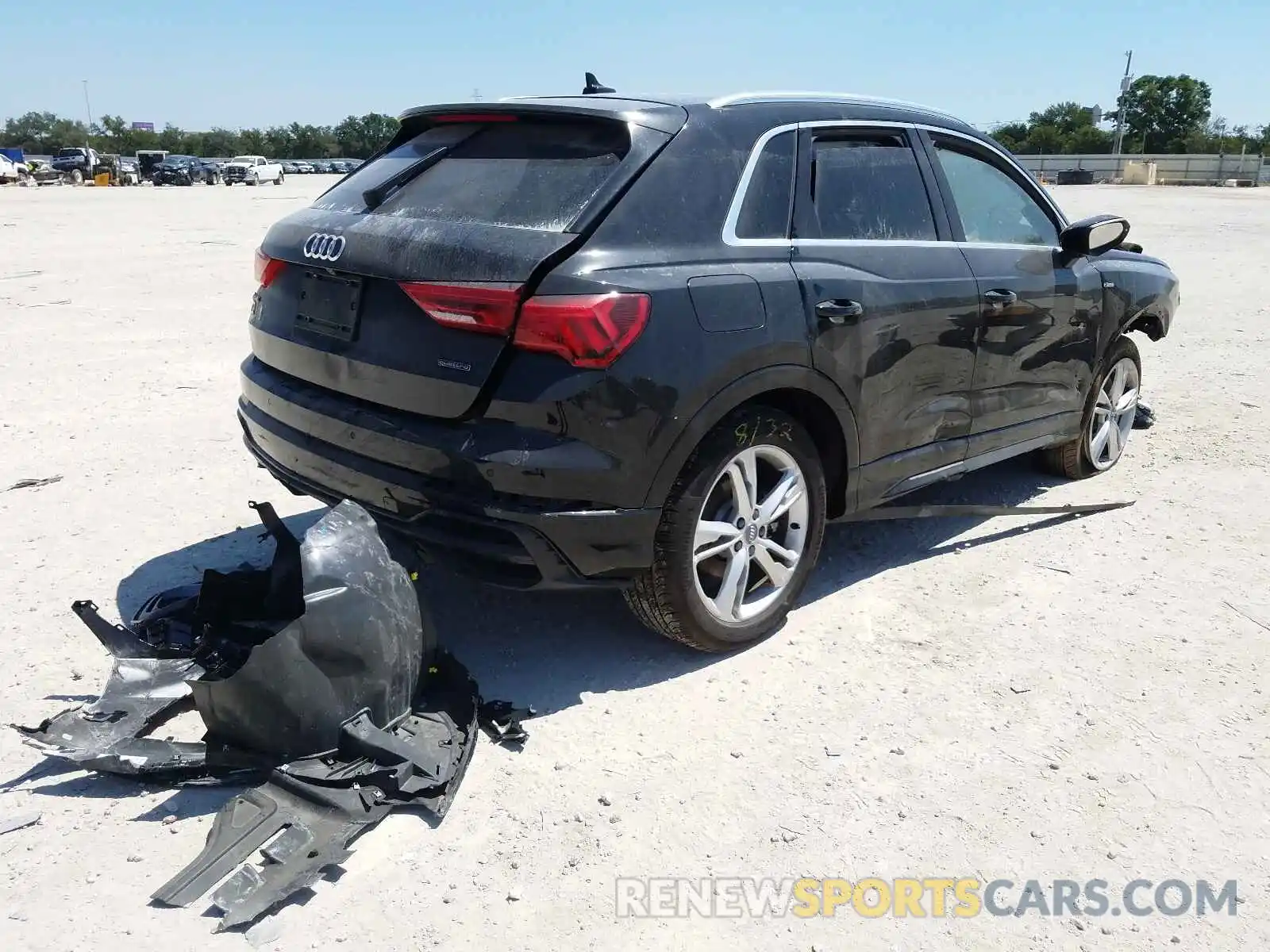 4 Photograph of a damaged car WA1DECF38L1091128 AUDI Q3 2020