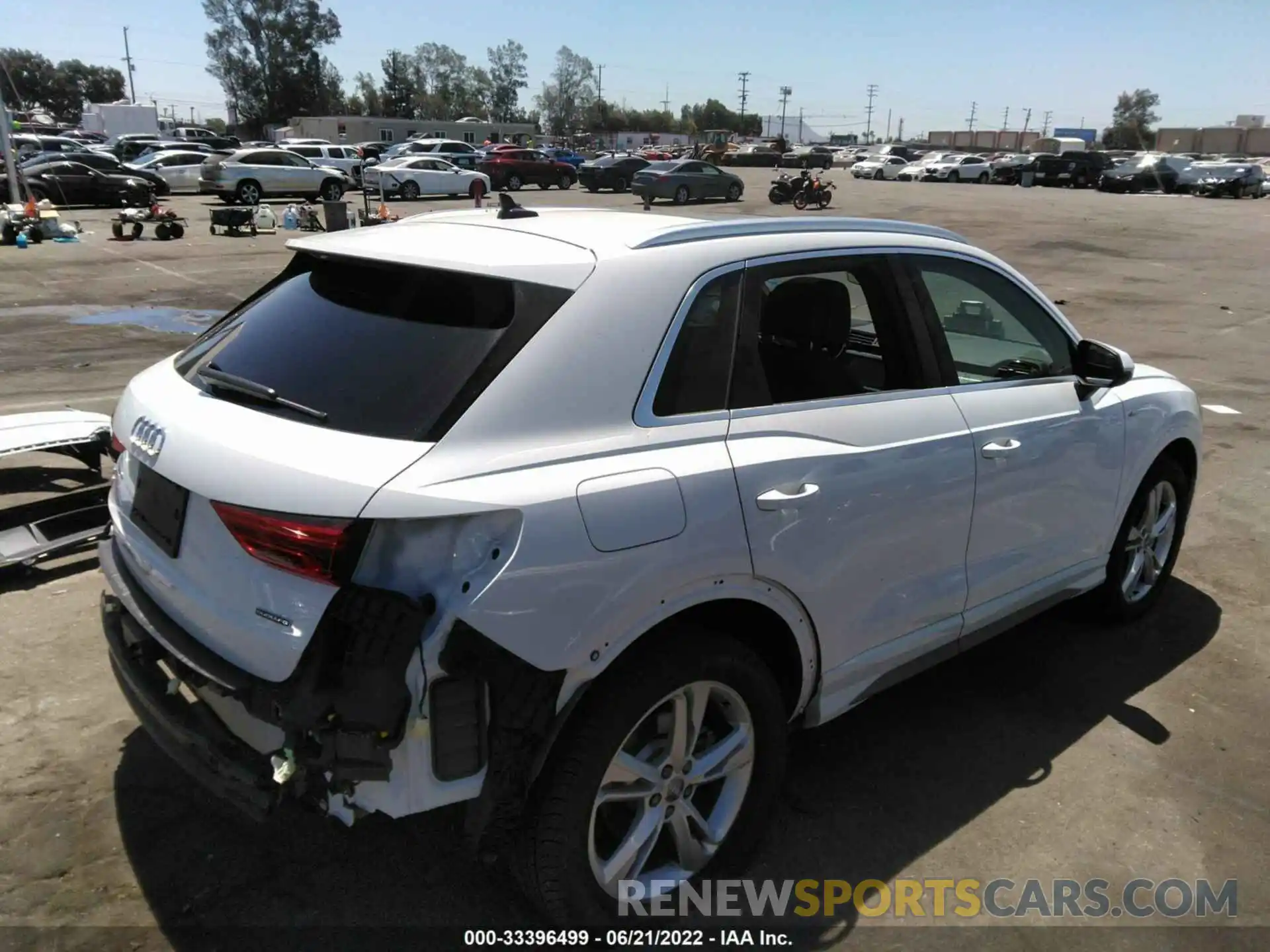 4 Photograph of a damaged car WA1DECF38L1119154 AUDI Q3 2020