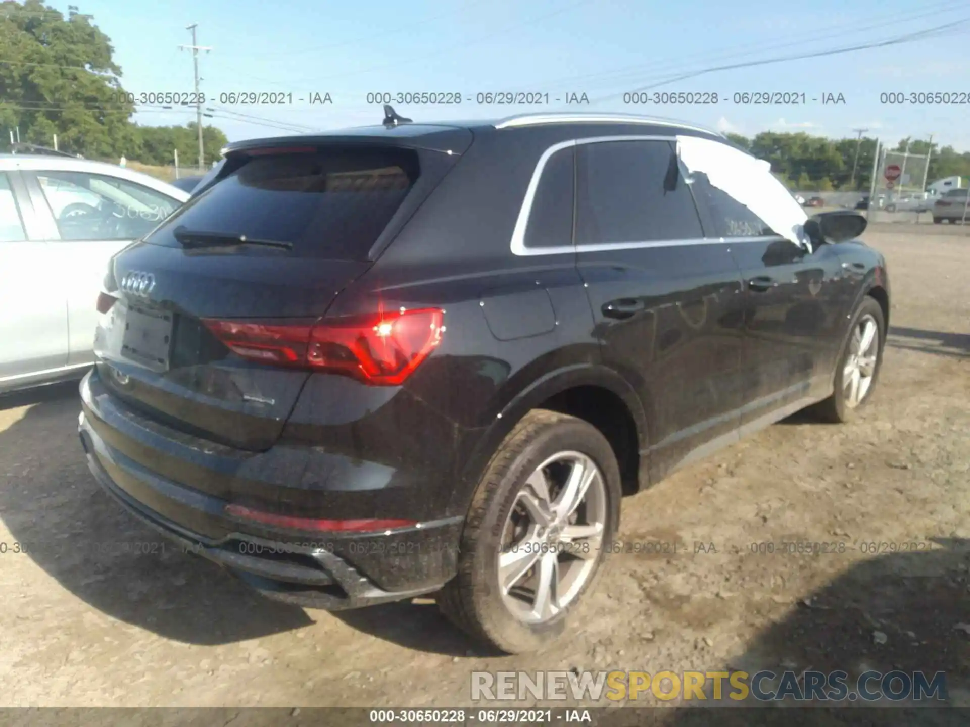 4 Фотография поврежденного автомобиля WA1DECF3XL1023896 AUDI Q3 2020