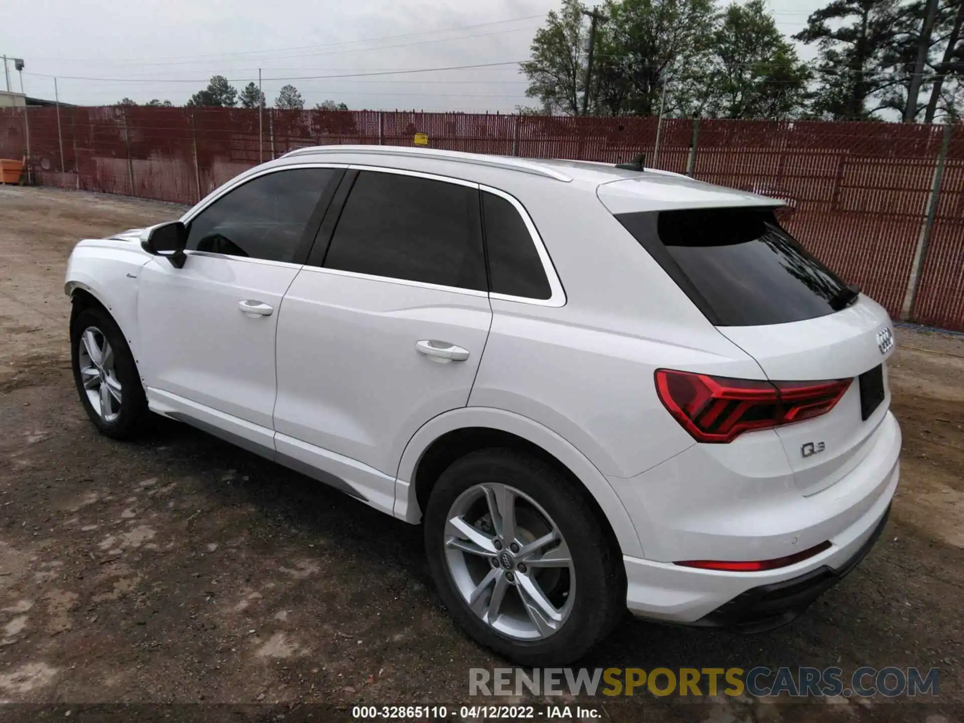 3 Фотография поврежденного автомобиля WA1EECF30L1048049 AUDI Q3 2020