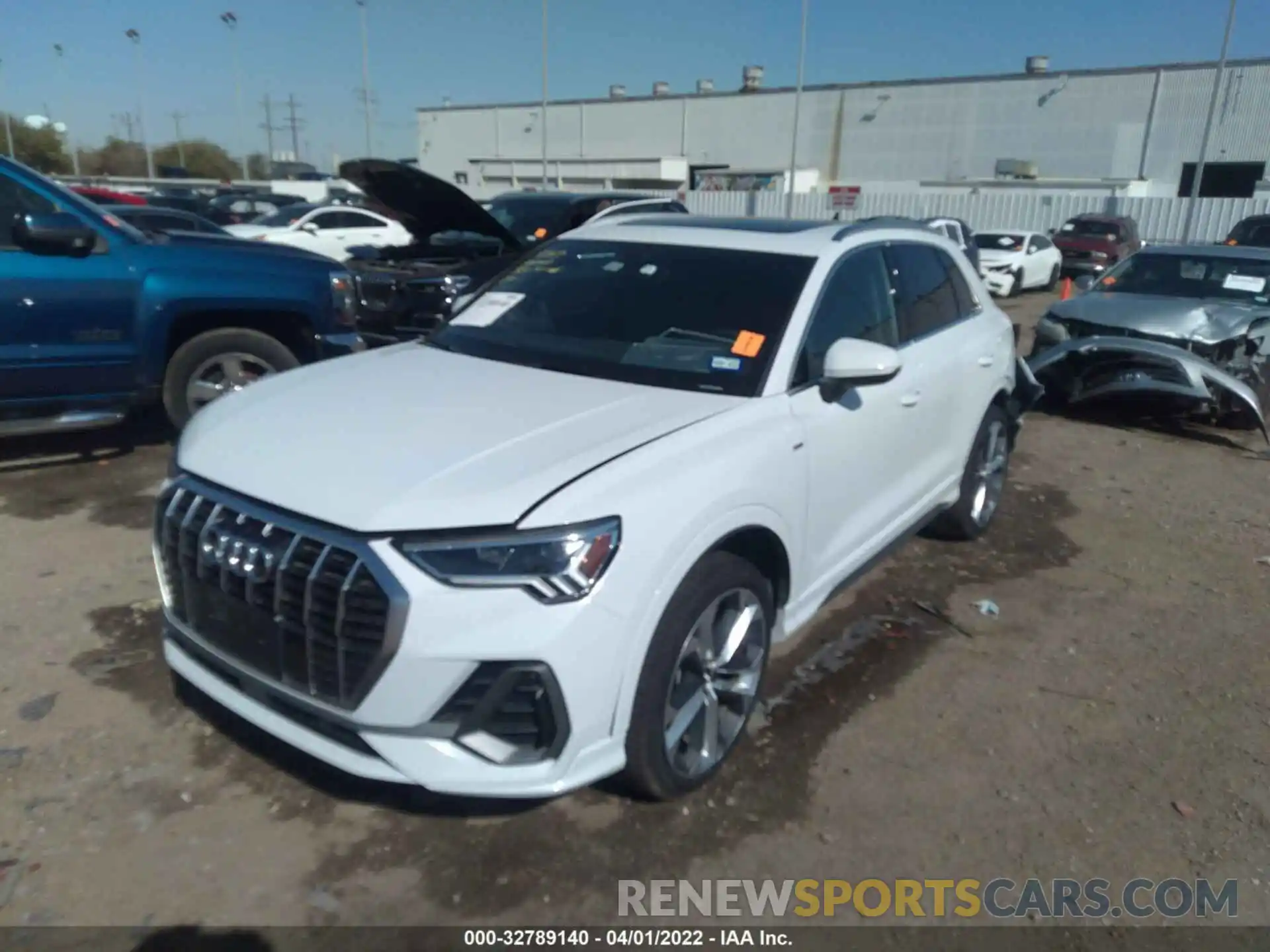 2 Фотография поврежденного автомобиля WA1EECF31L1008465 AUDI Q3 2020