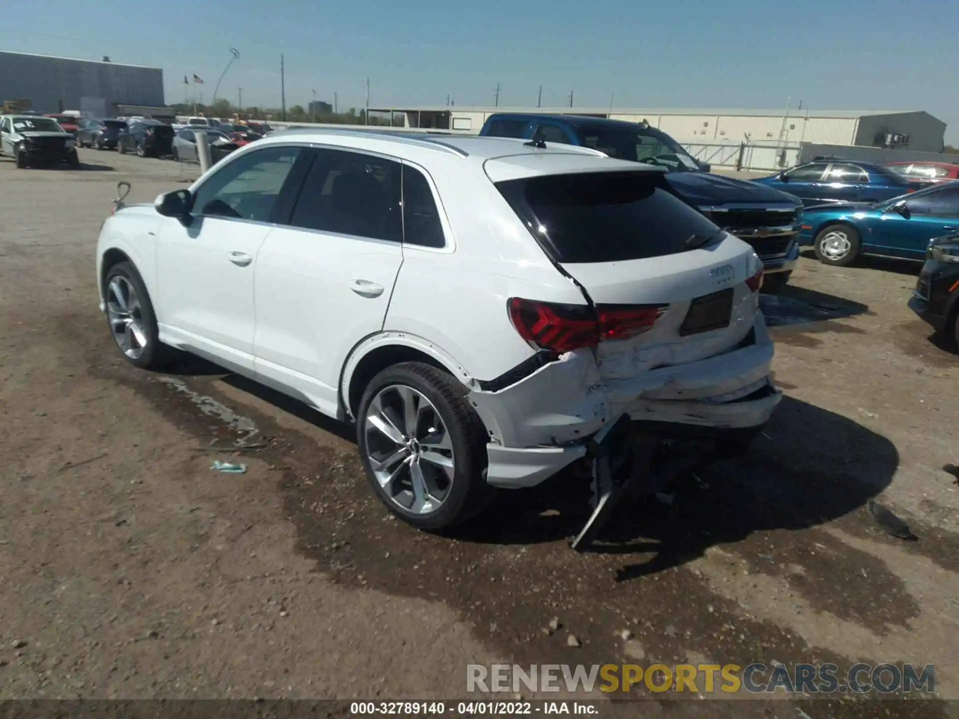 3 Фотография поврежденного автомобиля WA1EECF31L1008465 AUDI Q3 2020