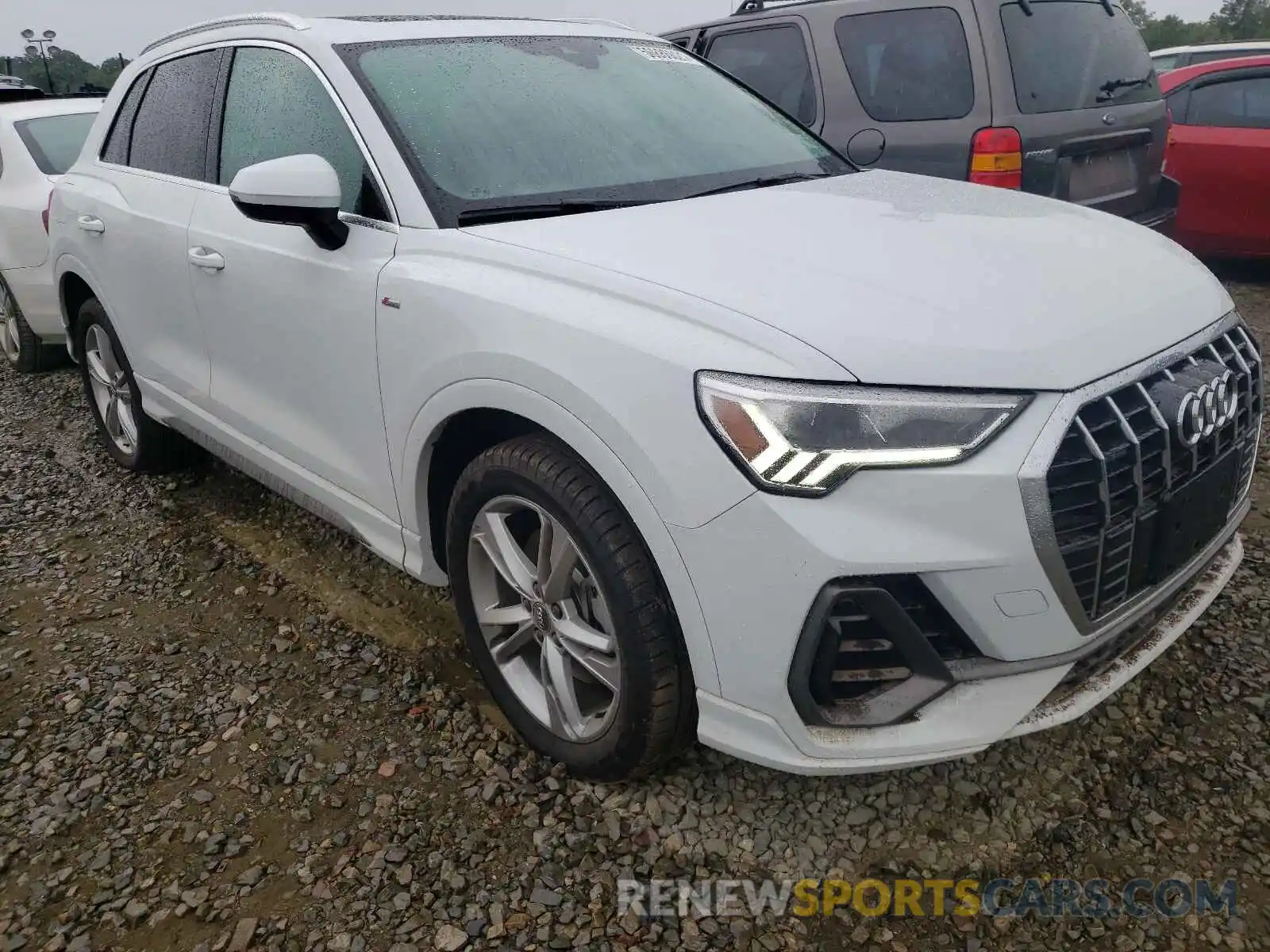 1 Photograph of a damaged car WA1EECF31L1036167 AUDI Q3 2020