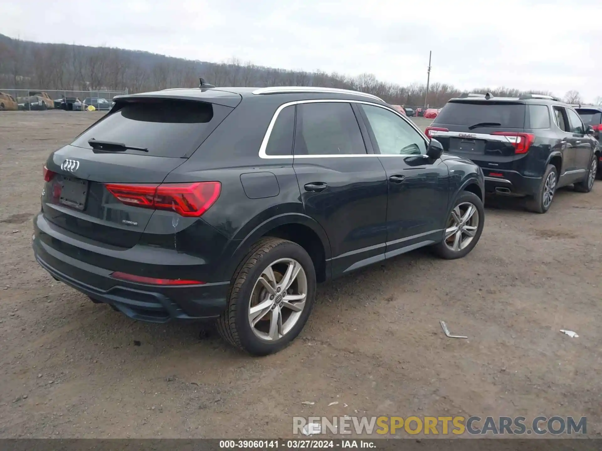 4 Photograph of a damaged car WA1EECF31L1043457 AUDI Q3 2020