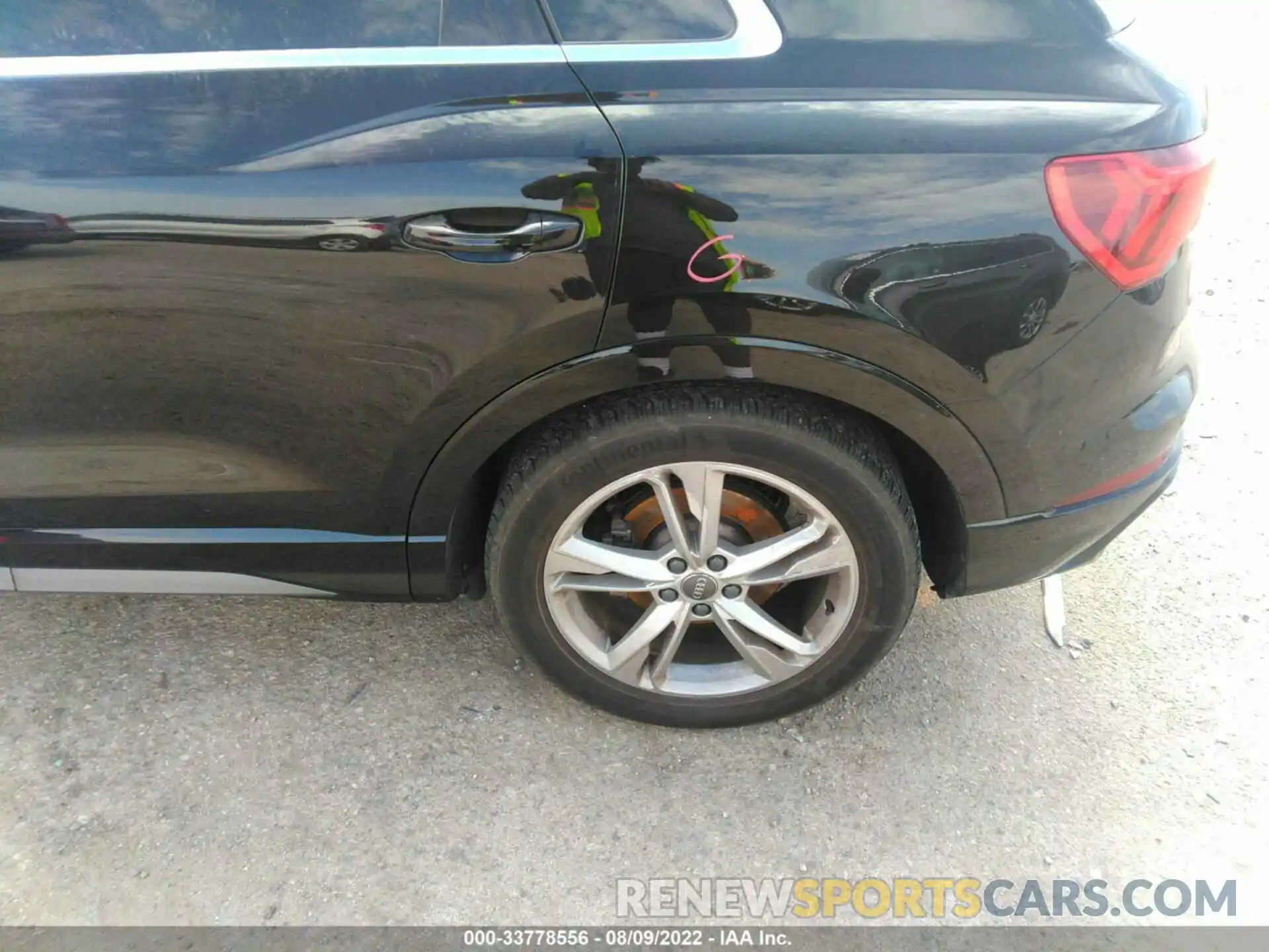 13 Photograph of a damaged car WA1EECF31L1053390 AUDI Q3 2020