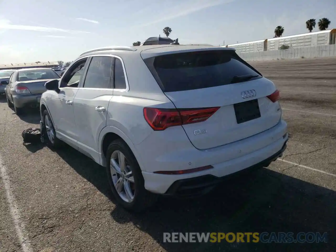 3 Photograph of a damaged car WA1EECF32L1010662 AUDI Q3 2020