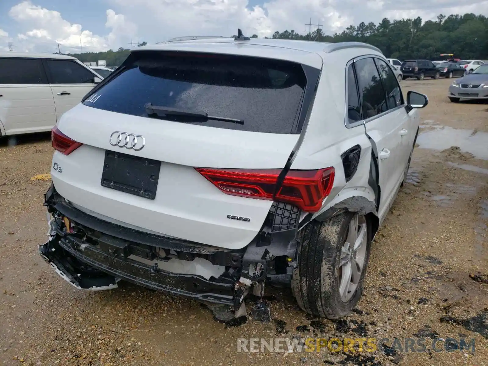 4 Photograph of a damaged car WA1EECF32L1020284 AUDI Q3 2020