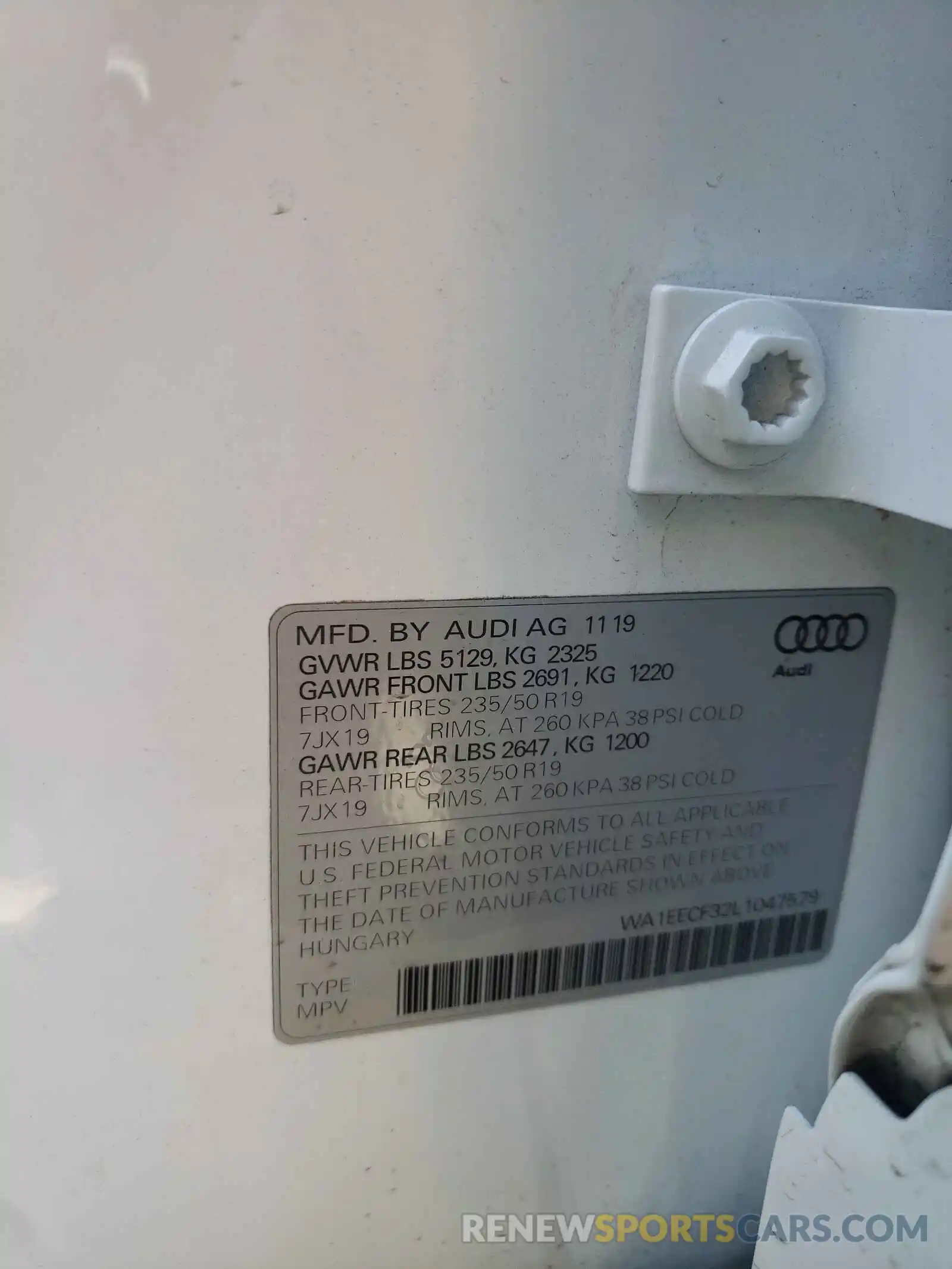 10 Фотография поврежденного автомобиля WA1EECF32L1047579 AUDI Q3 2020