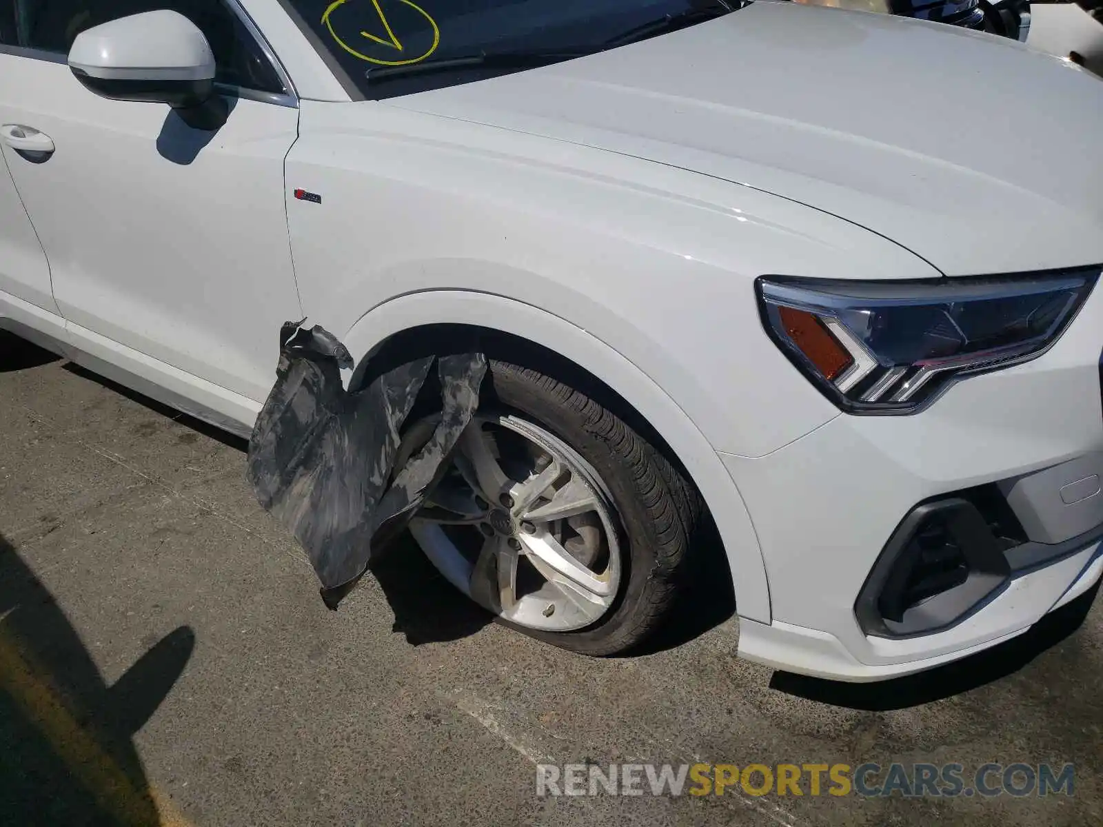 9 Photograph of a damaged car WA1EECF32L1047579 AUDI Q3 2020