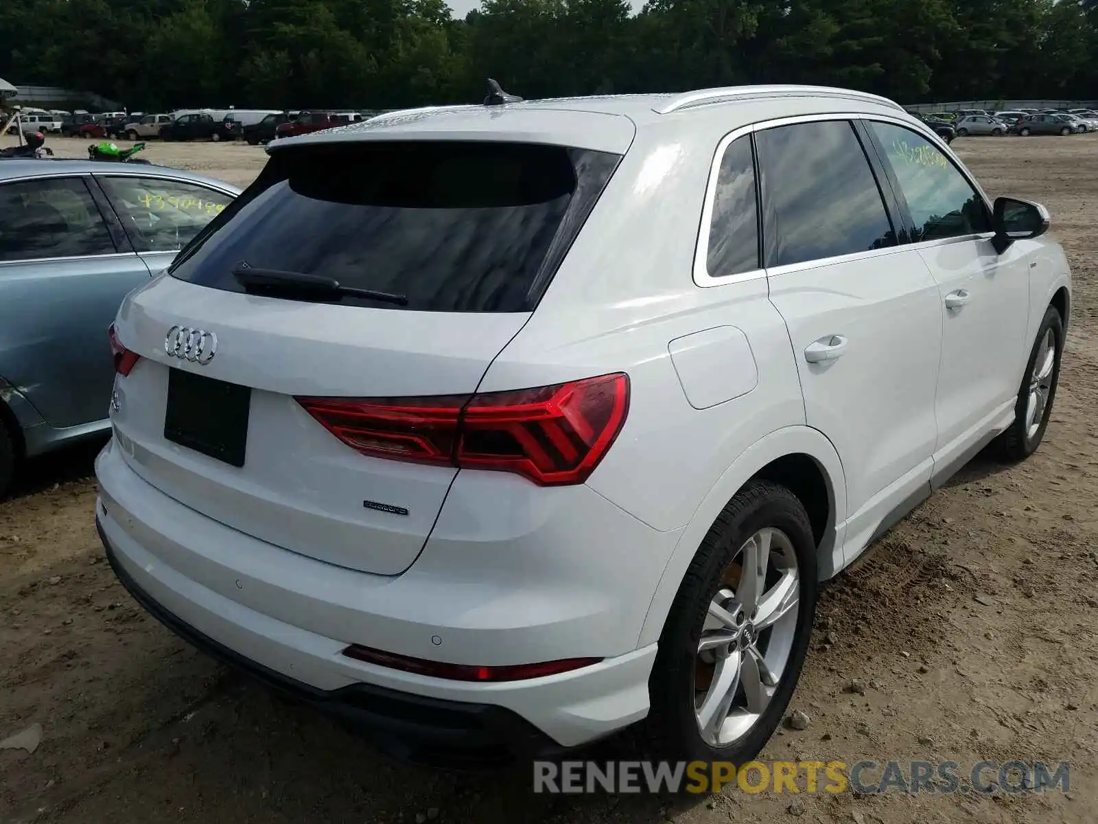 4 Photograph of a damaged car WA1EECF32L1074474 AUDI Q3 2020