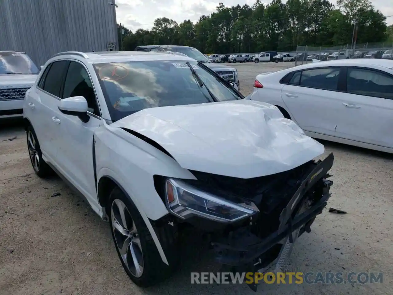 1 Photograph of a damaged car WA1EECF32L1078492 AUDI Q3 2020