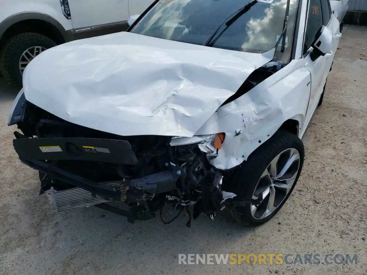 9 Photograph of a damaged car WA1EECF32L1078492 AUDI Q3 2020