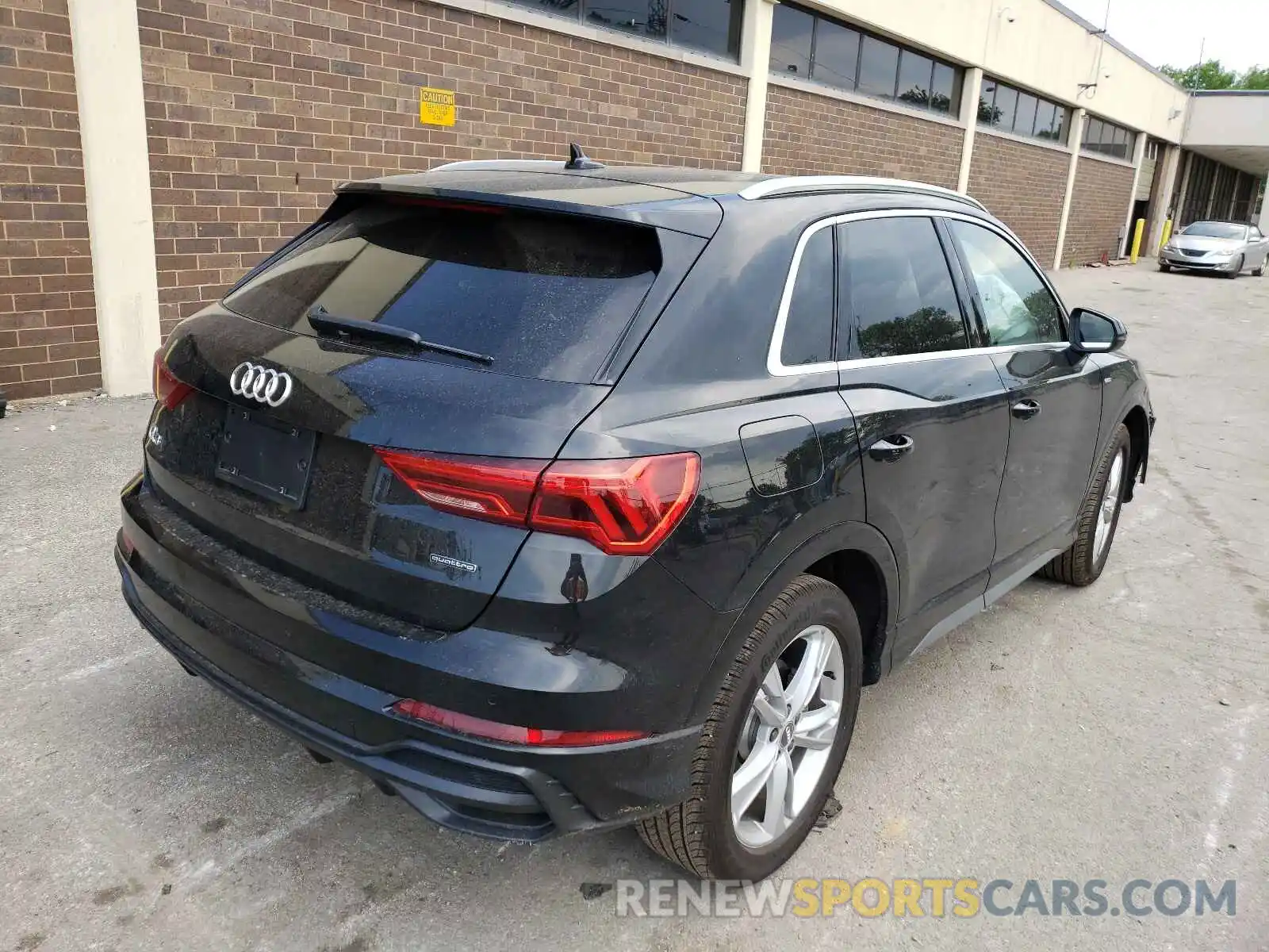 4 Photograph of a damaged car WA1EECF33L1111547 AUDI Q3 2020