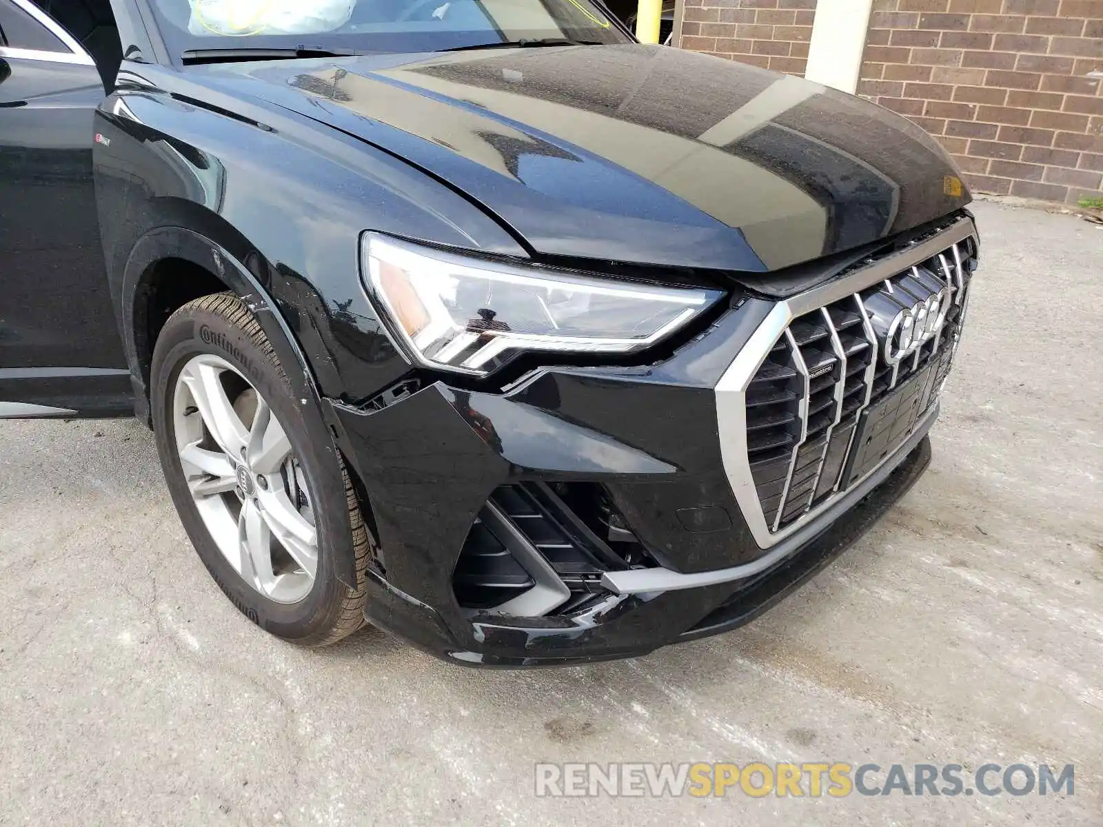 9 Photograph of a damaged car WA1EECF33L1111547 AUDI Q3 2020