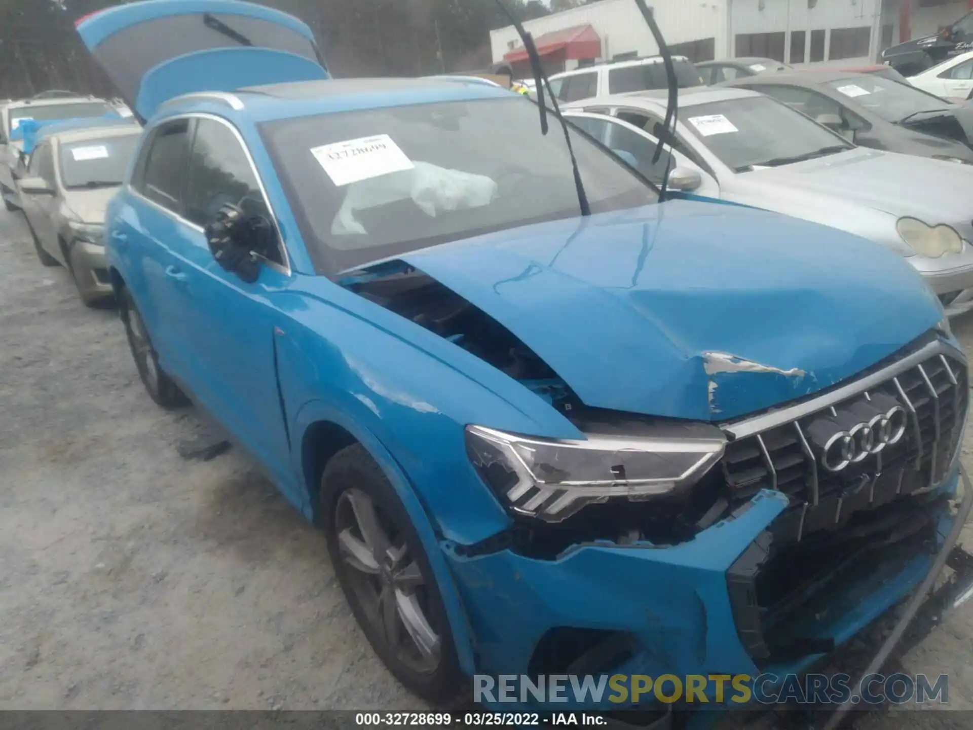 1 Photograph of a damaged car WA1EECF34L1013398 AUDI Q3 2020