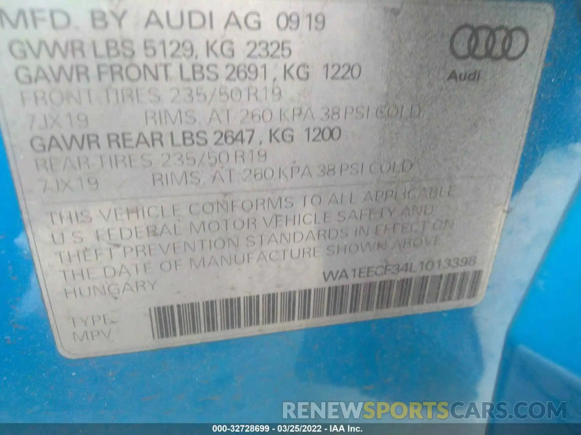 9 Photograph of a damaged car WA1EECF34L1013398 AUDI Q3 2020