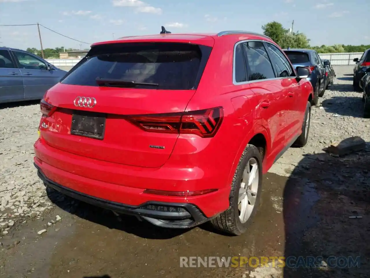 4 Photograph of a damaged car WA1EECF34L1030833 AUDI Q3 2020