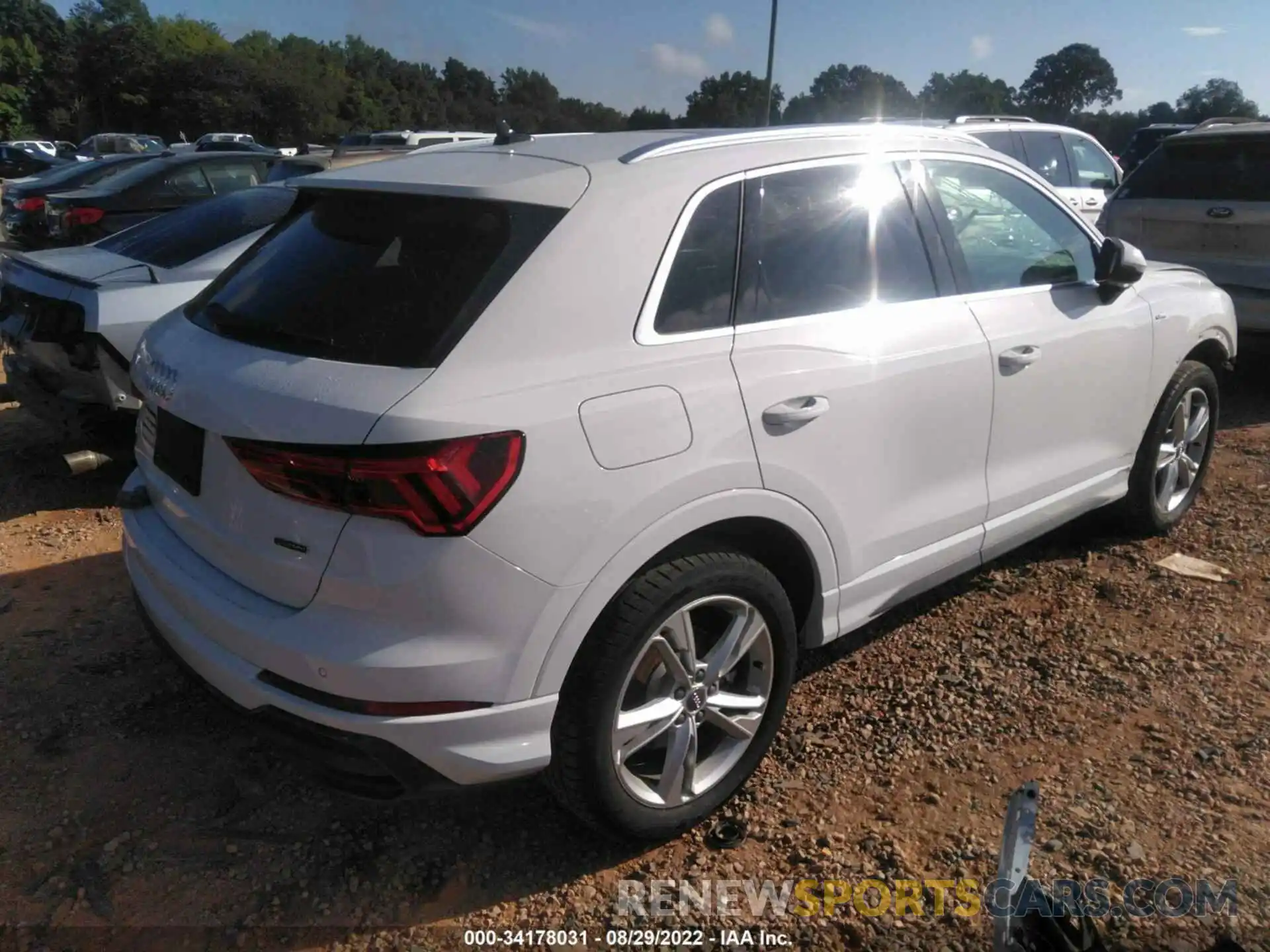 4 Фотография поврежденного автомобиля WA1EECF34L1045350 AUDI Q3 2020