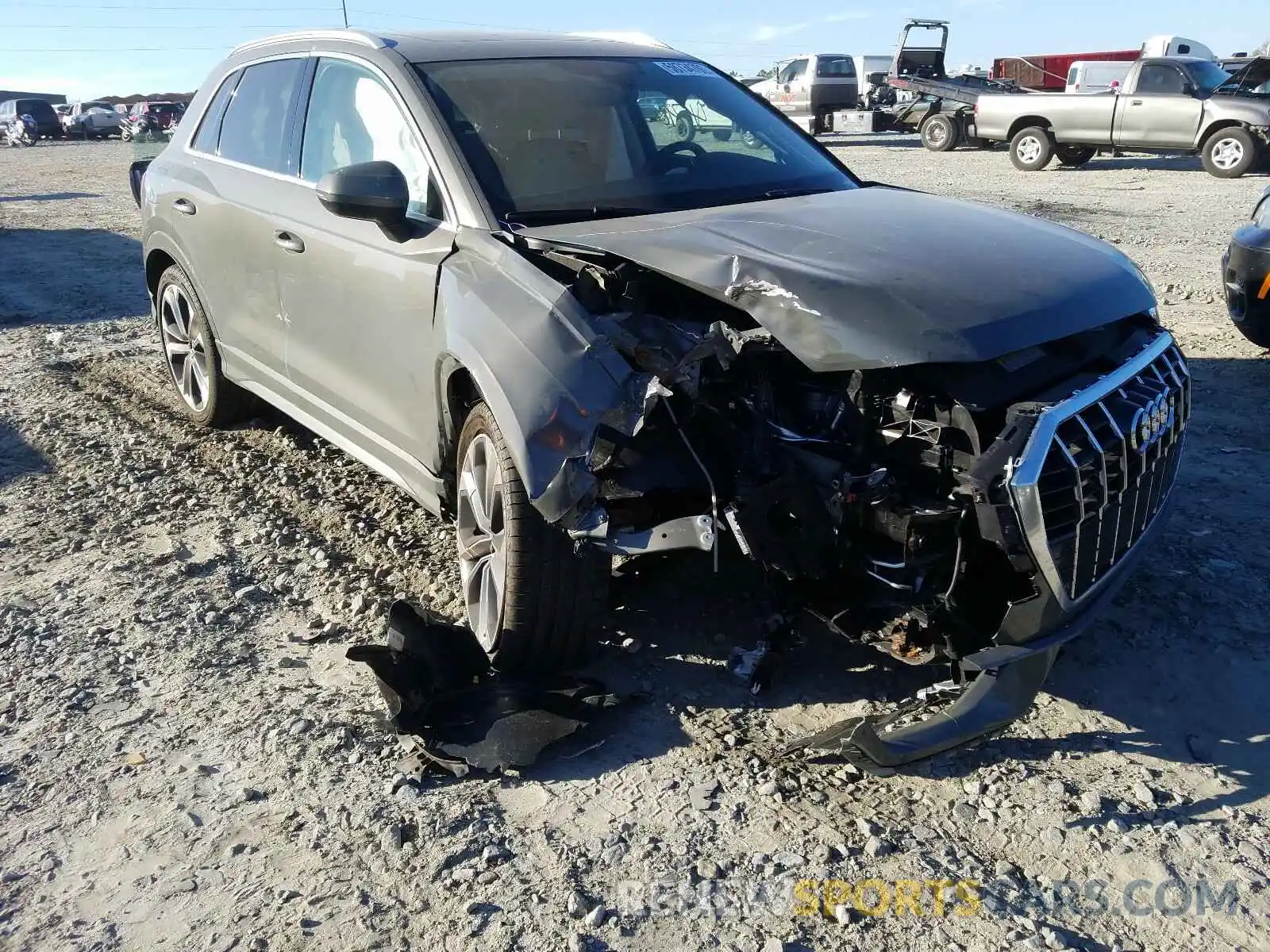 1 Фотография поврежденного автомобиля WA1EECF34L1106695 AUDI Q3 2020