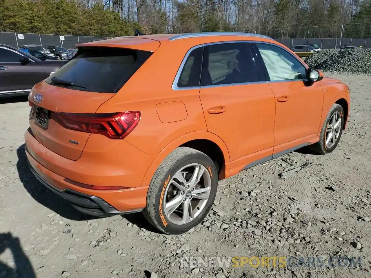 3 Фотография поврежденного автомобиля WA1EECF35L1004063 AUDI Q3 2020