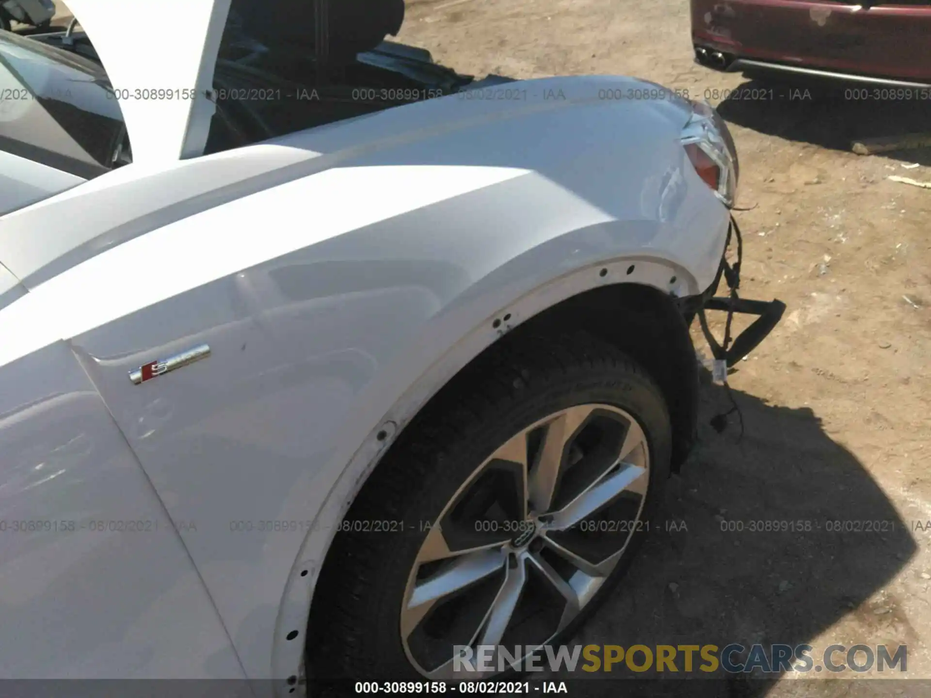 6 Photograph of a damaged car WA1EECF35L1021817 AUDI Q3 2020