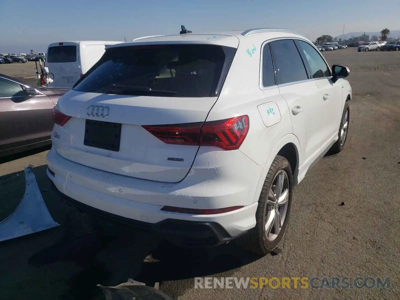 4 Photograph of a damaged car WA1EECF35L1031473 AUDI Q3 2020