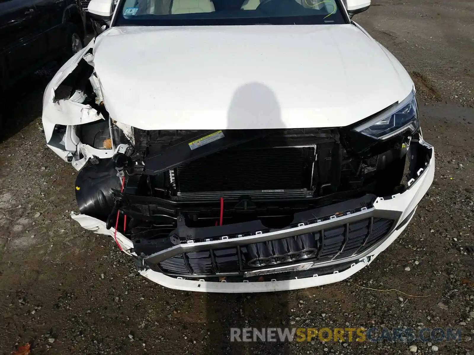 9 Photograph of a damaged car WA1EECF35L1046233 AUDI Q3 2020