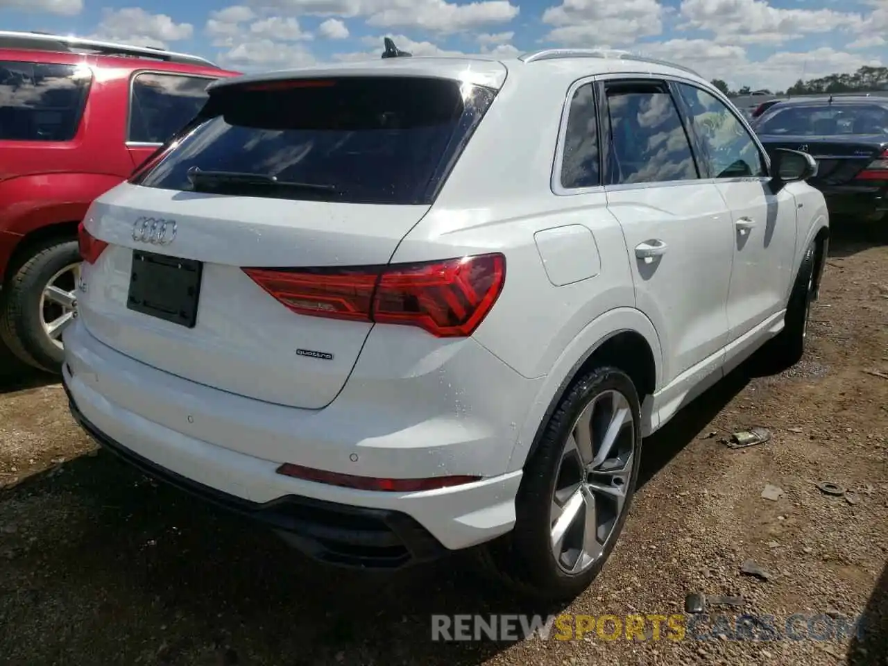 4 Photograph of a damaged car WA1EECF36L1021390 AUDI Q3 2020