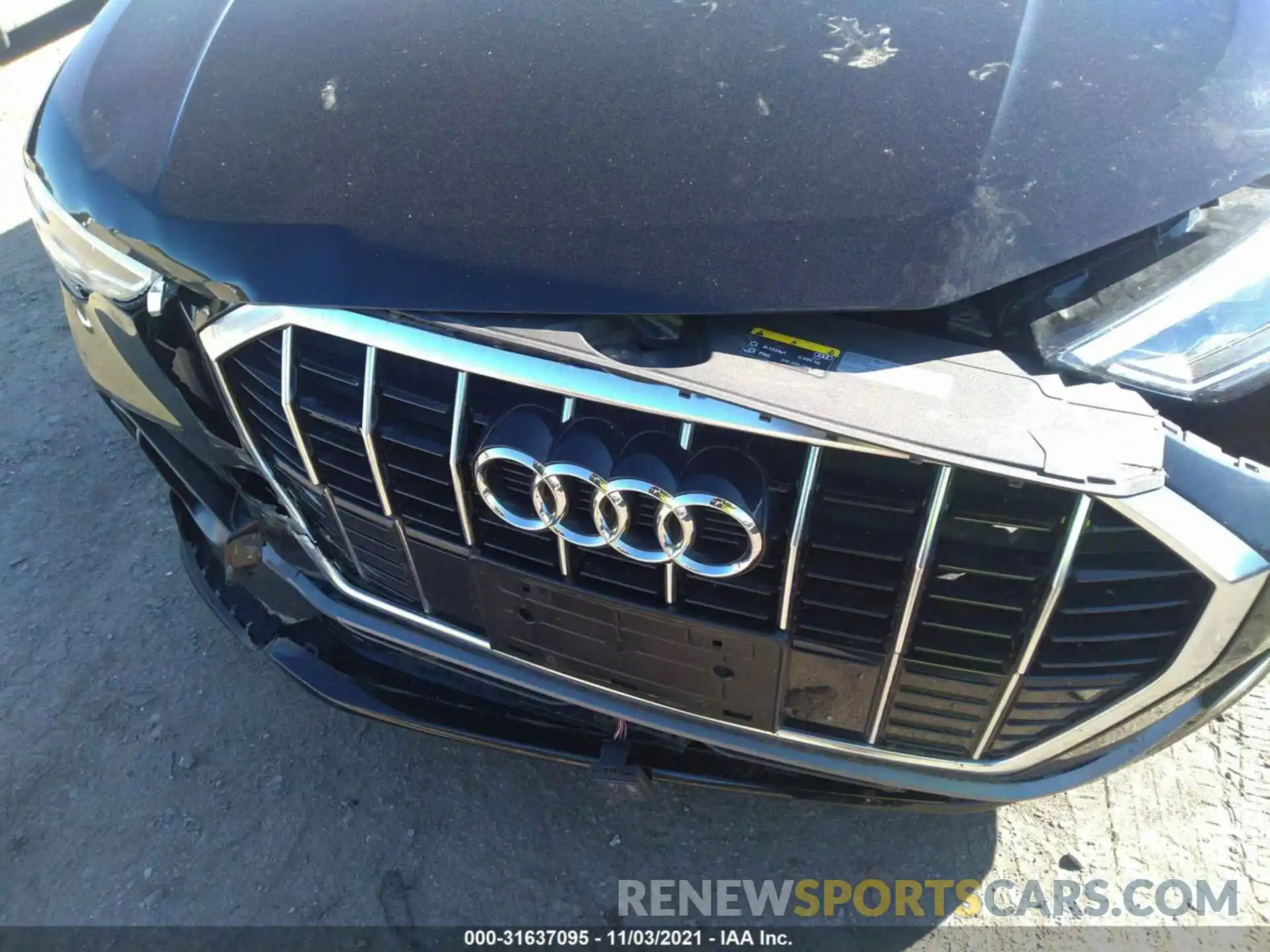 10 Photograph of a damaged car WA1EECF36L1030686 AUDI Q3 2020