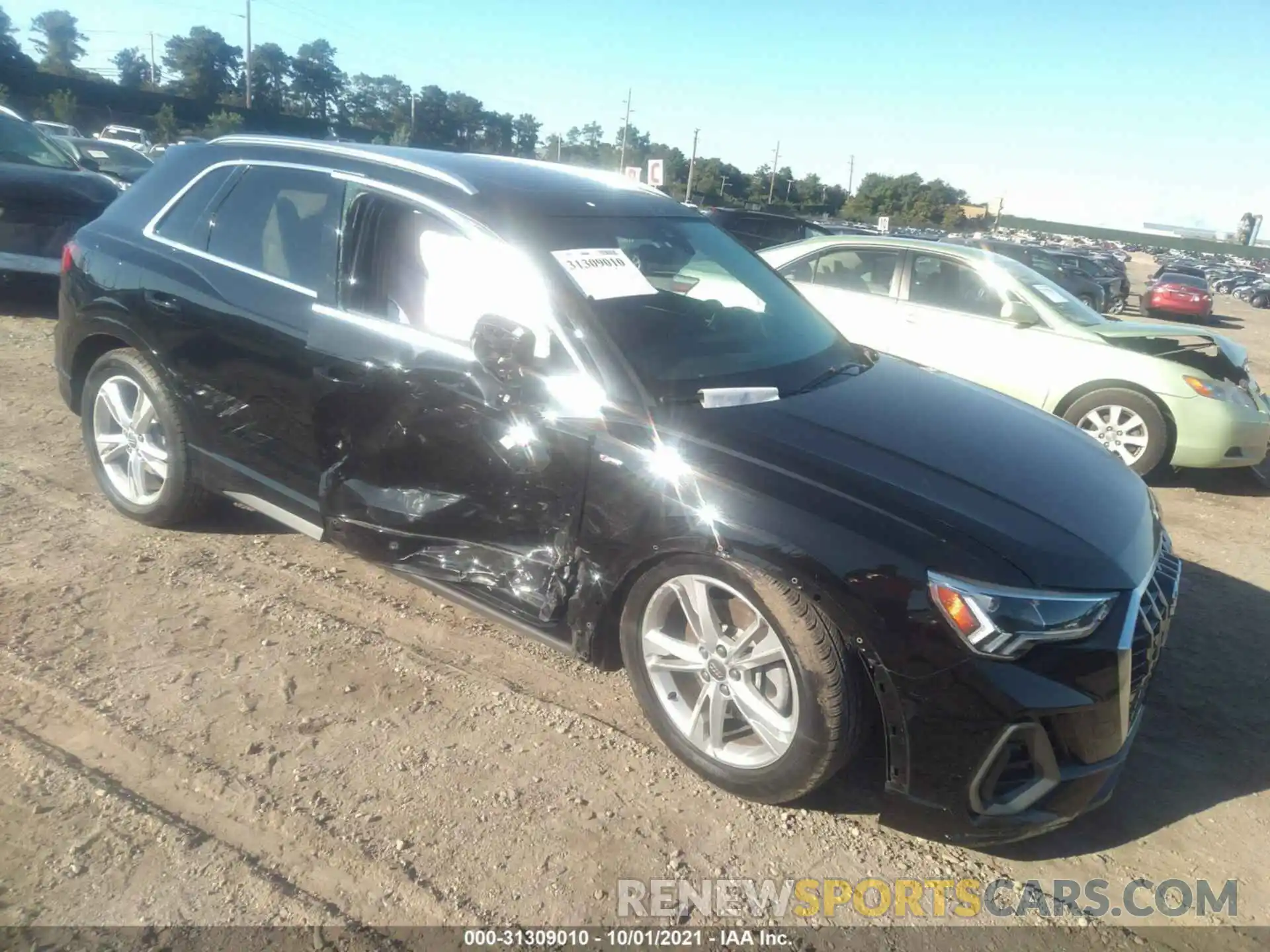 1 Photograph of a damaged car WA1EECF36L1059637 AUDI Q3 2020