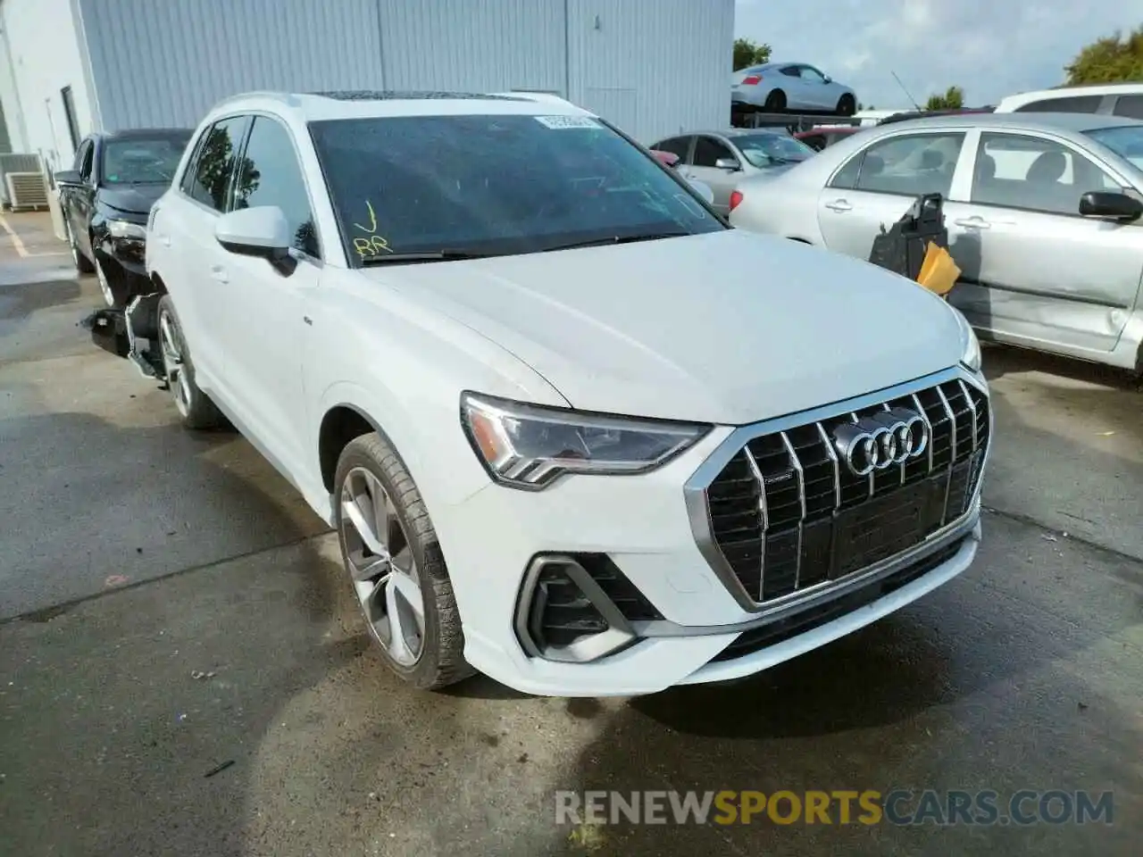 1 Photograph of a damaged car WA1EECF37L1029689 AUDI Q3 2020