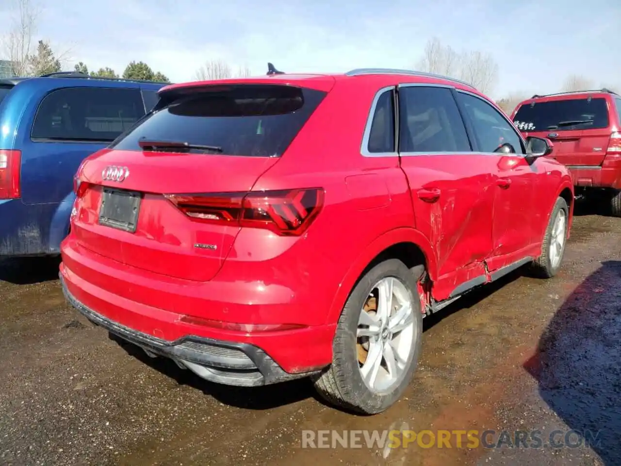 4 Photograph of a damaged car WA1EECF37L1034374 AUDI Q3 2020