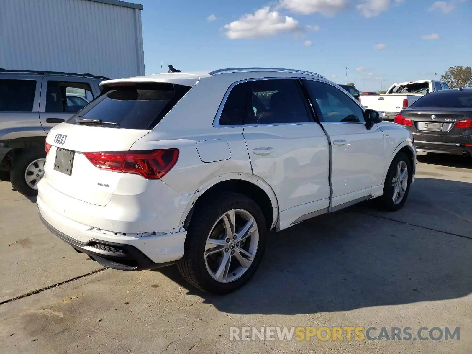 4 Photograph of a damaged car WA1EECF37L1119893 AUDI Q3 2020