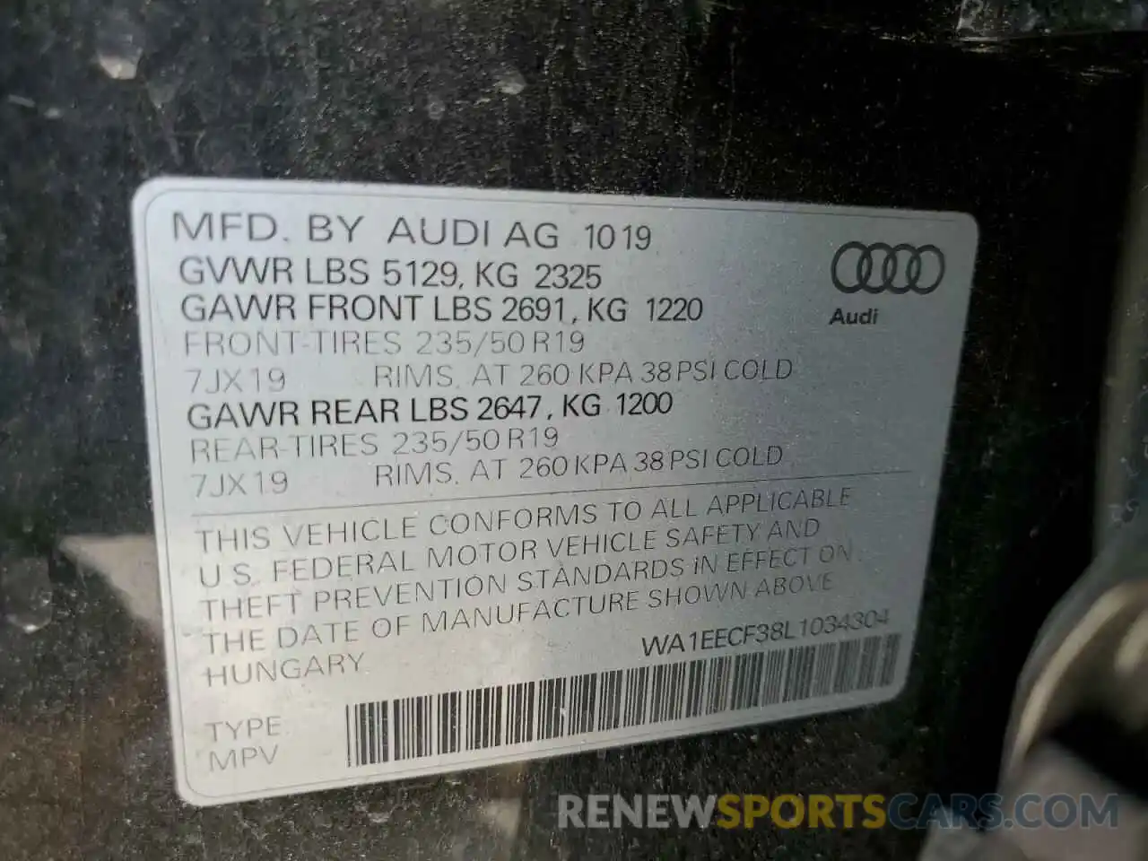 10 Photograph of a damaged car WA1EECF38L1034304 AUDI Q3 2020