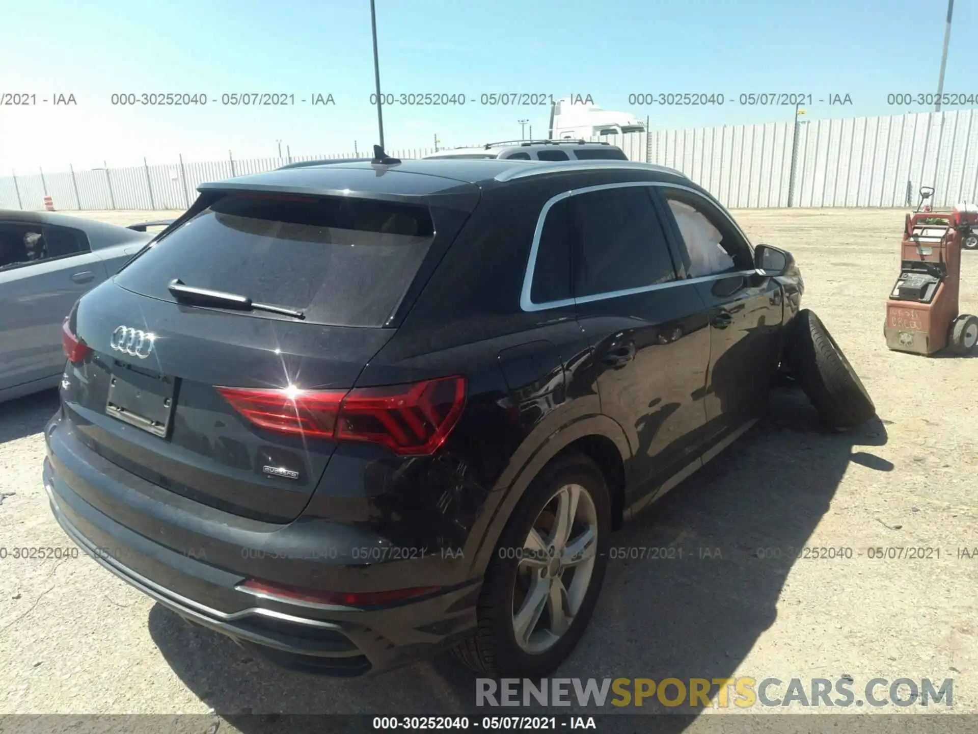 4 Photograph of a damaged car WA1EECF38L1053063 AUDI Q3 2020