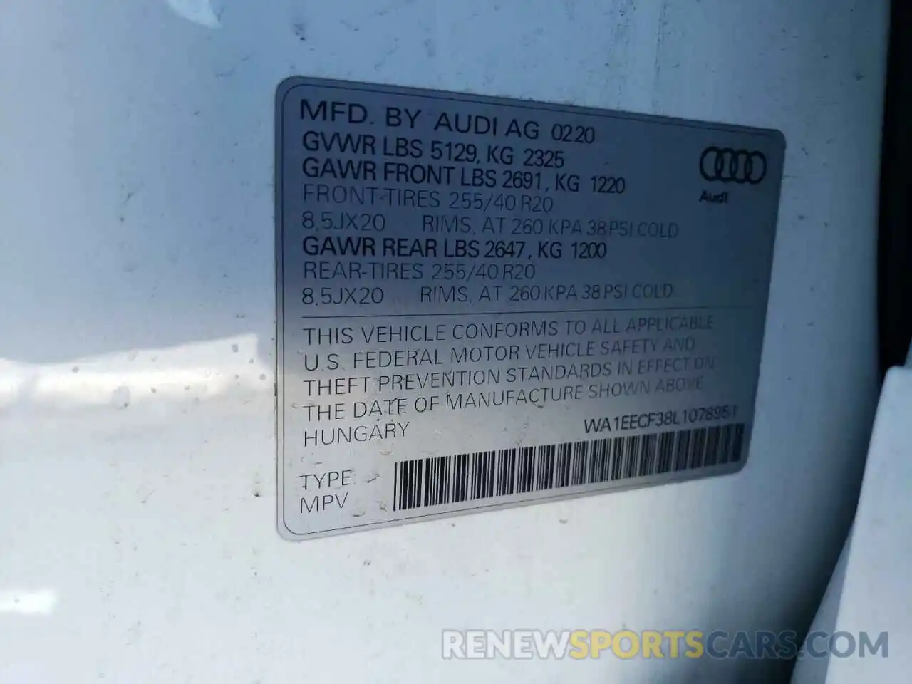 10 Photograph of a damaged car WA1EECF38L1078951 AUDI Q3 2020