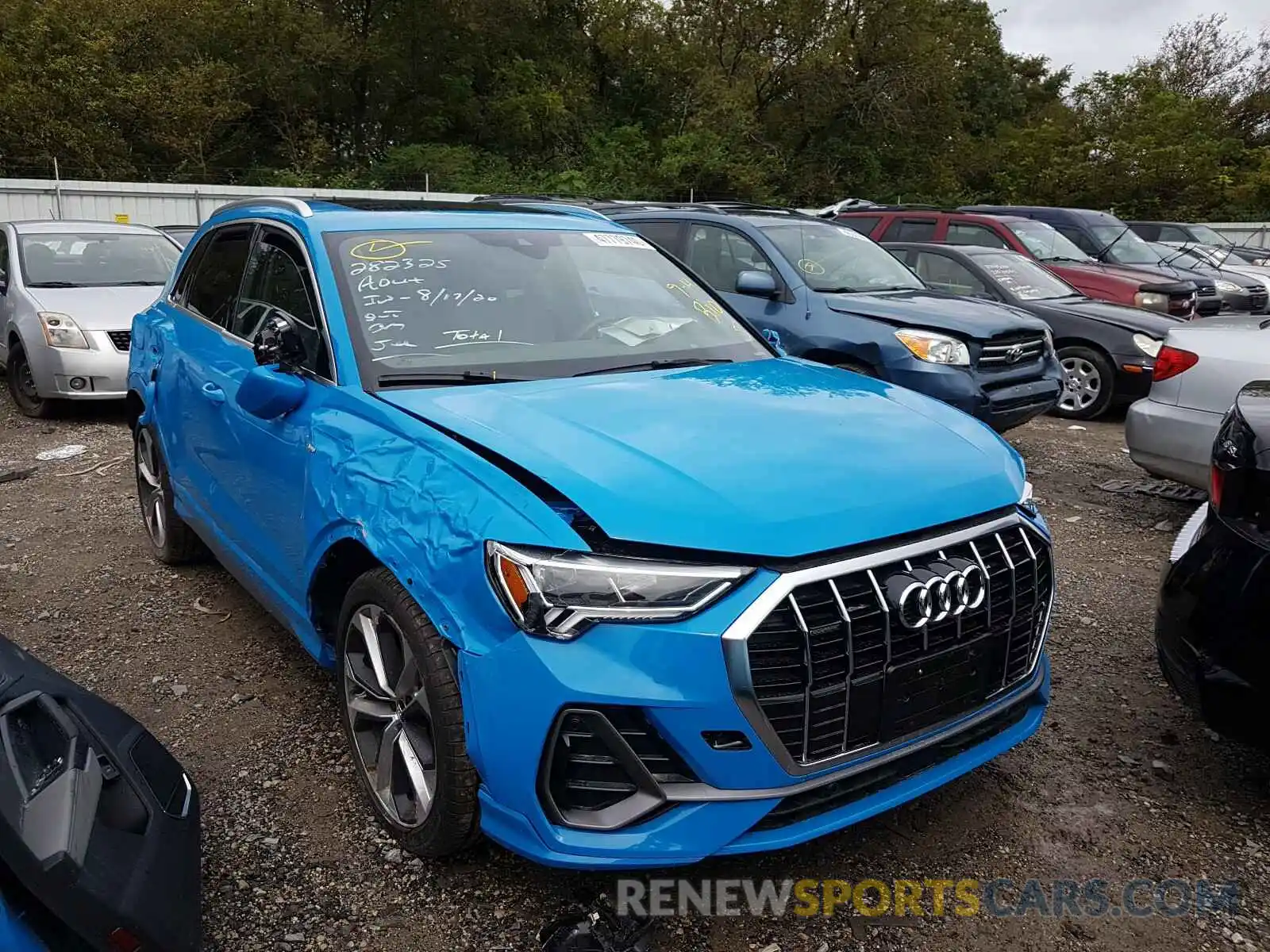 1 Photograph of a damaged car WA1EECF39L1015261 AUDI Q3 2020