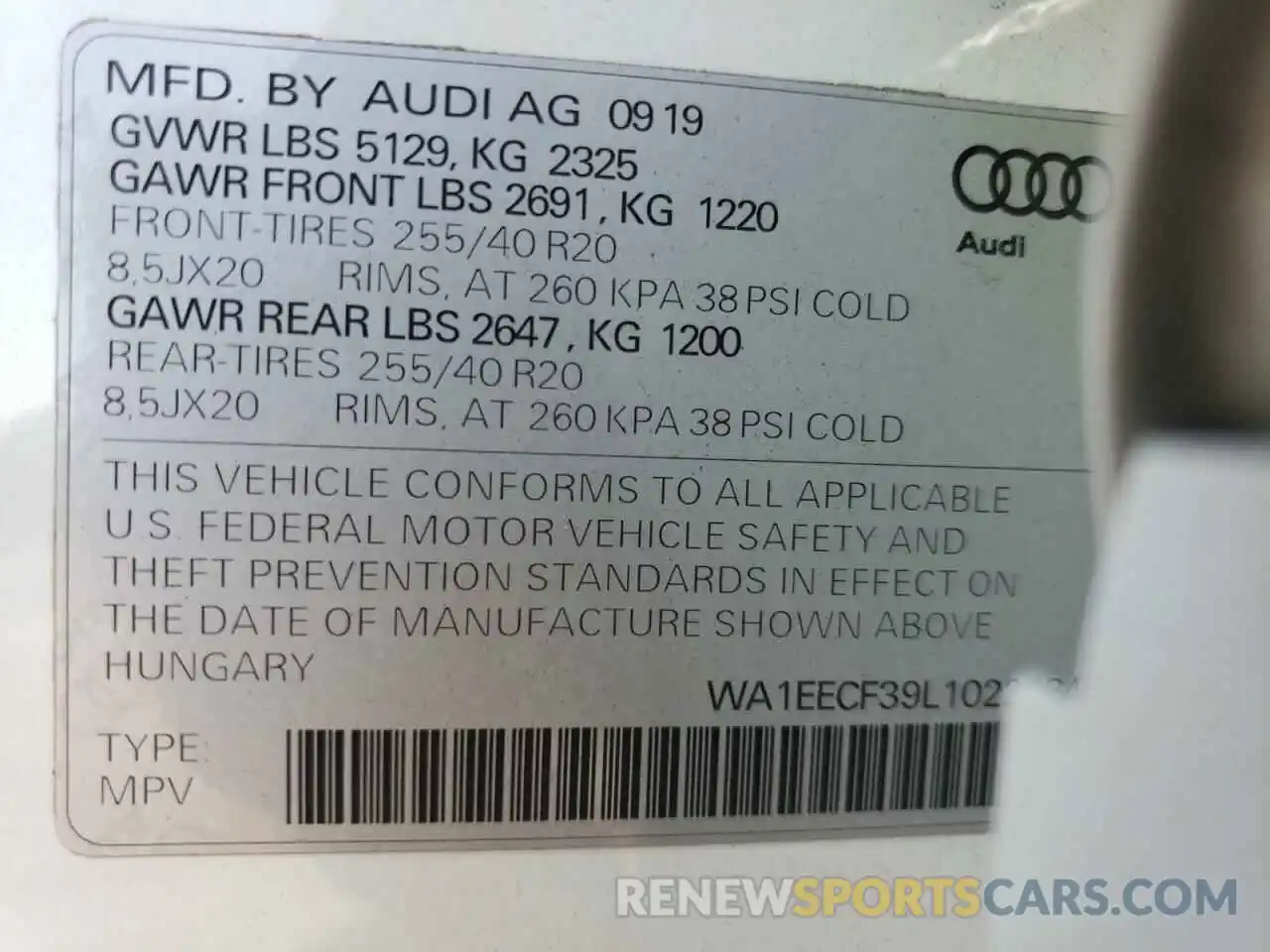 10 Photograph of a damaged car WA1EECF39L1022484 AUDI Q3 2020