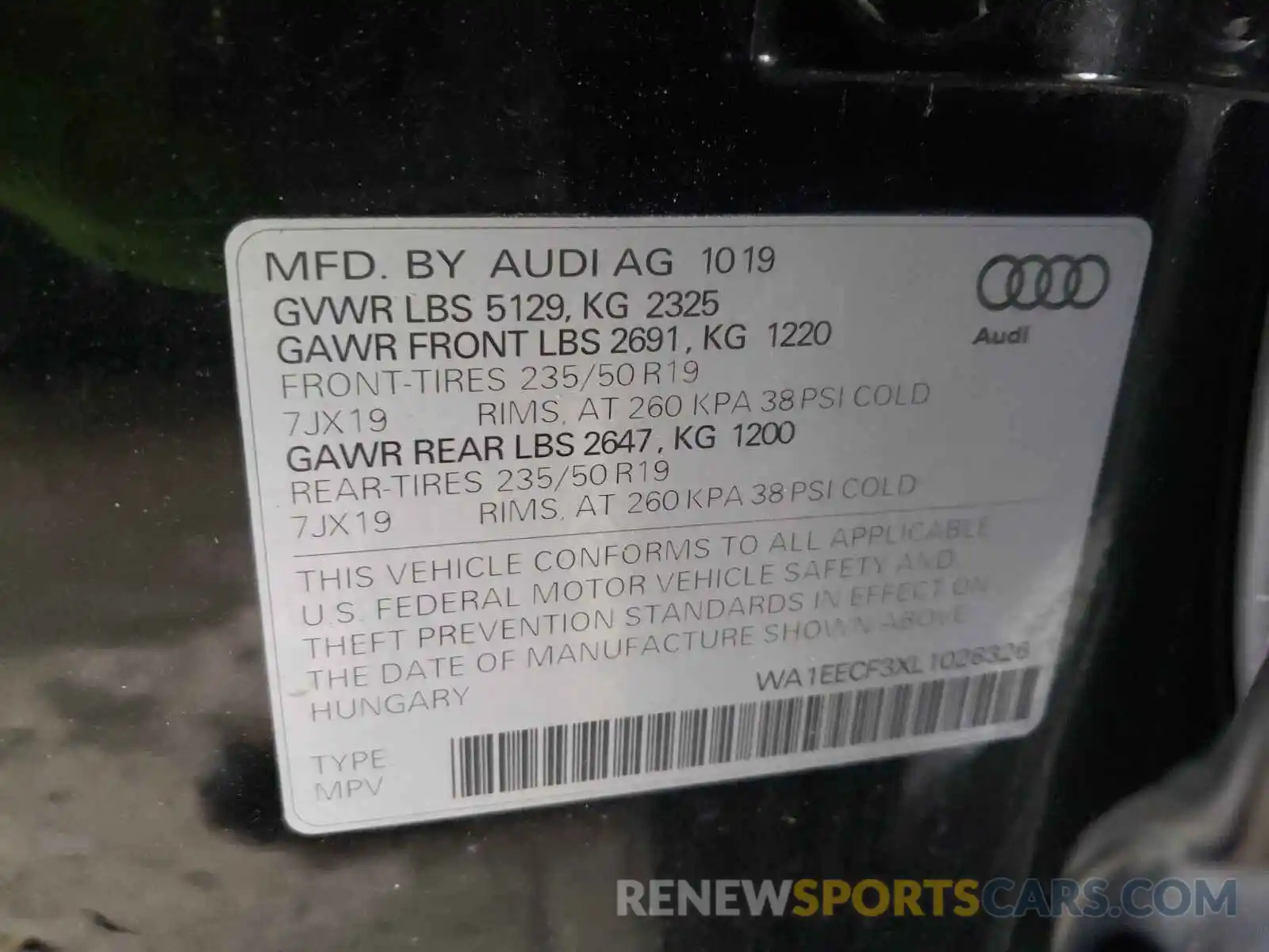 10 Photograph of a damaged car WA1EECF3XL1028326 AUDI Q3 2020