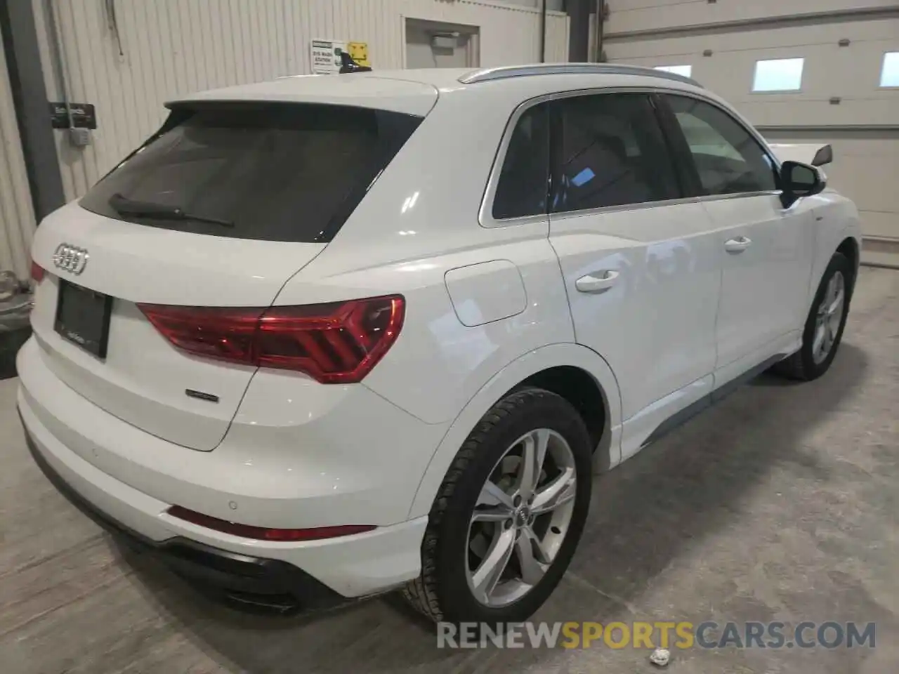 4 Фотография поврежденного автомобиля WA1EECF3XL1033283 AUDI Q3 2020