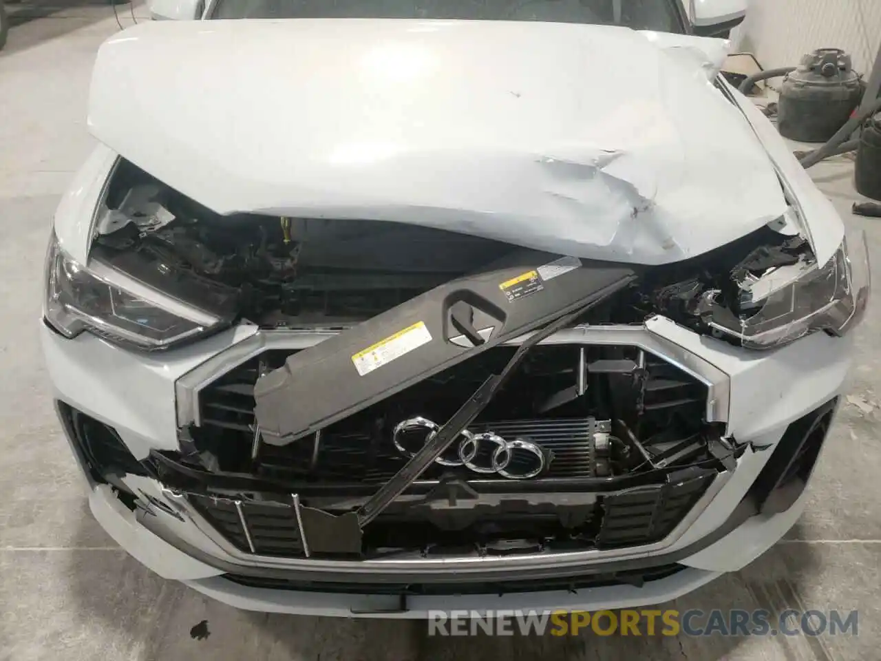 7 Photograph of a damaged car WA1EECF3XL1033283 AUDI Q3 2020