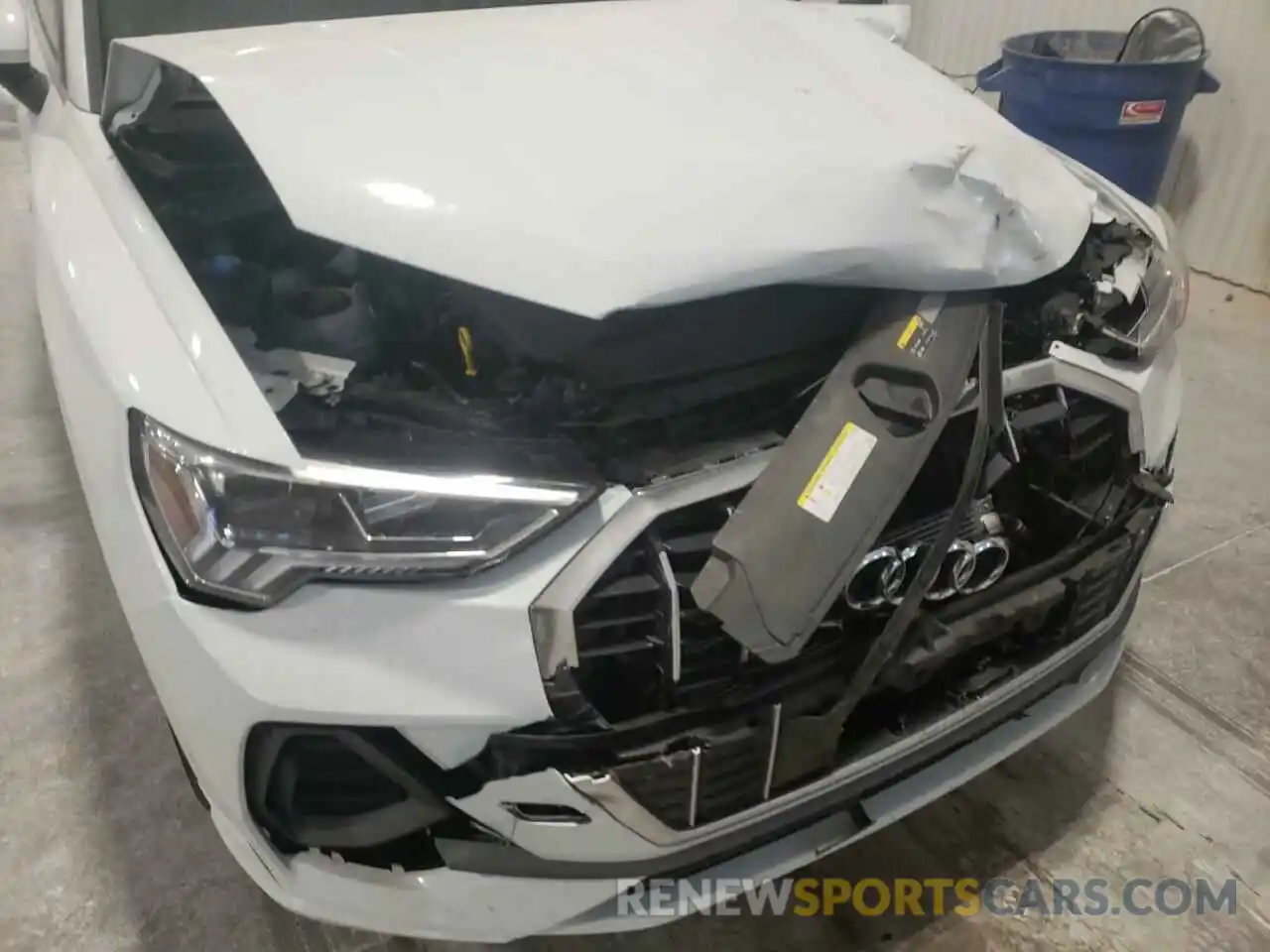 9 Photograph of a damaged car WA1EECF3XL1033283 AUDI Q3 2020