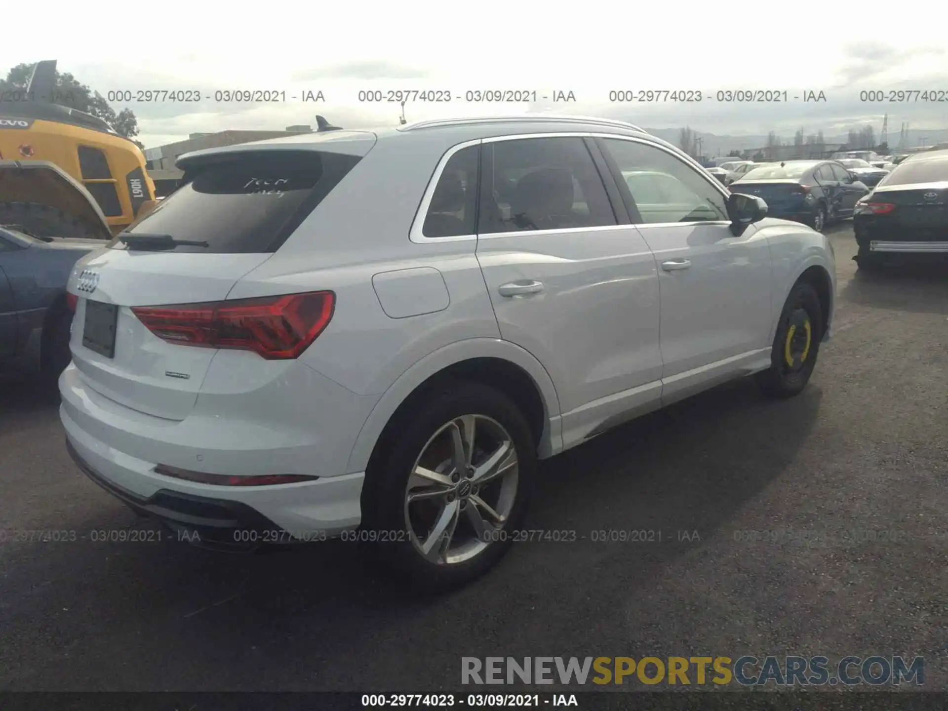 4 Фотография поврежденного автомобиля WA1EECF3XL1056725 AUDI Q3 2020