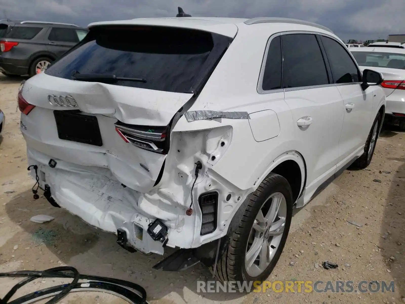 4 Фотография поврежденного автомобиля WA1EECF3XL1104658 AUDI Q3 2020