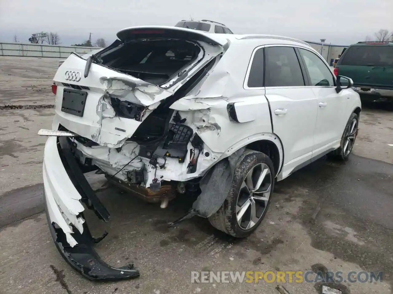 4 Photograph of a damaged car WA1EECF3XL1106068 AUDI Q3 2020