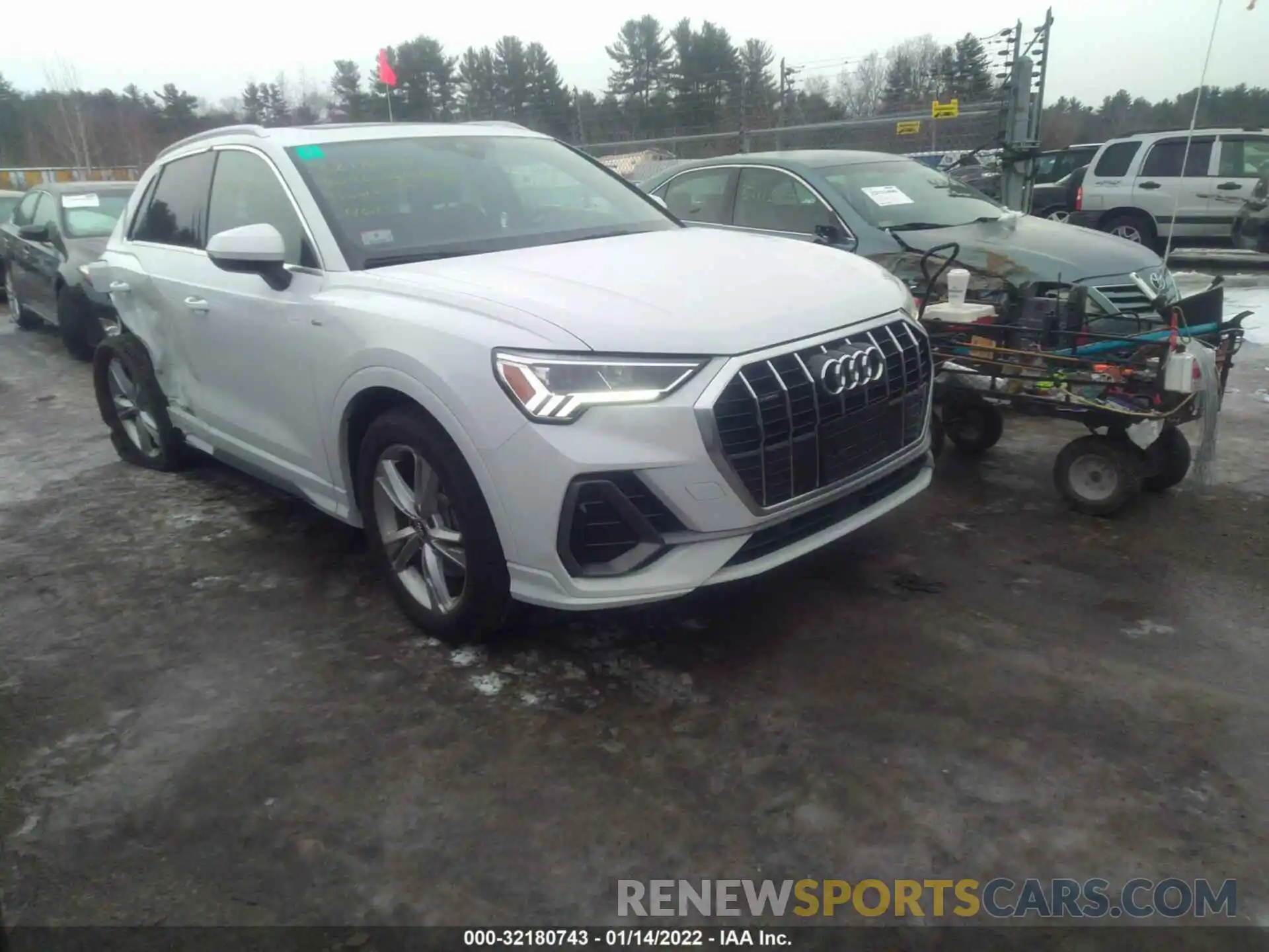 1 Фотография поврежденного автомобиля WA1EECF3XL1125316 AUDI Q3 2020