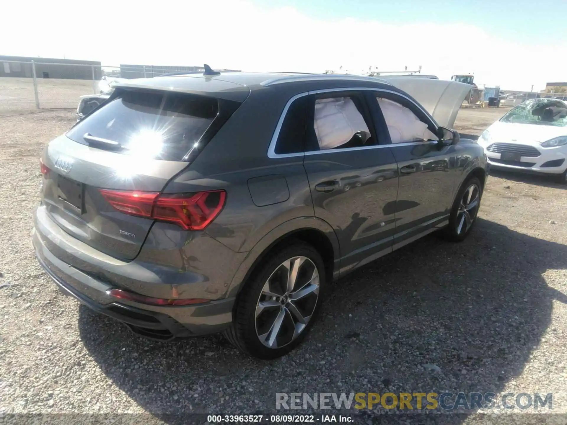 4 Photograph of a damaged car WA1FECF39L1030122 AUDI Q3 2020