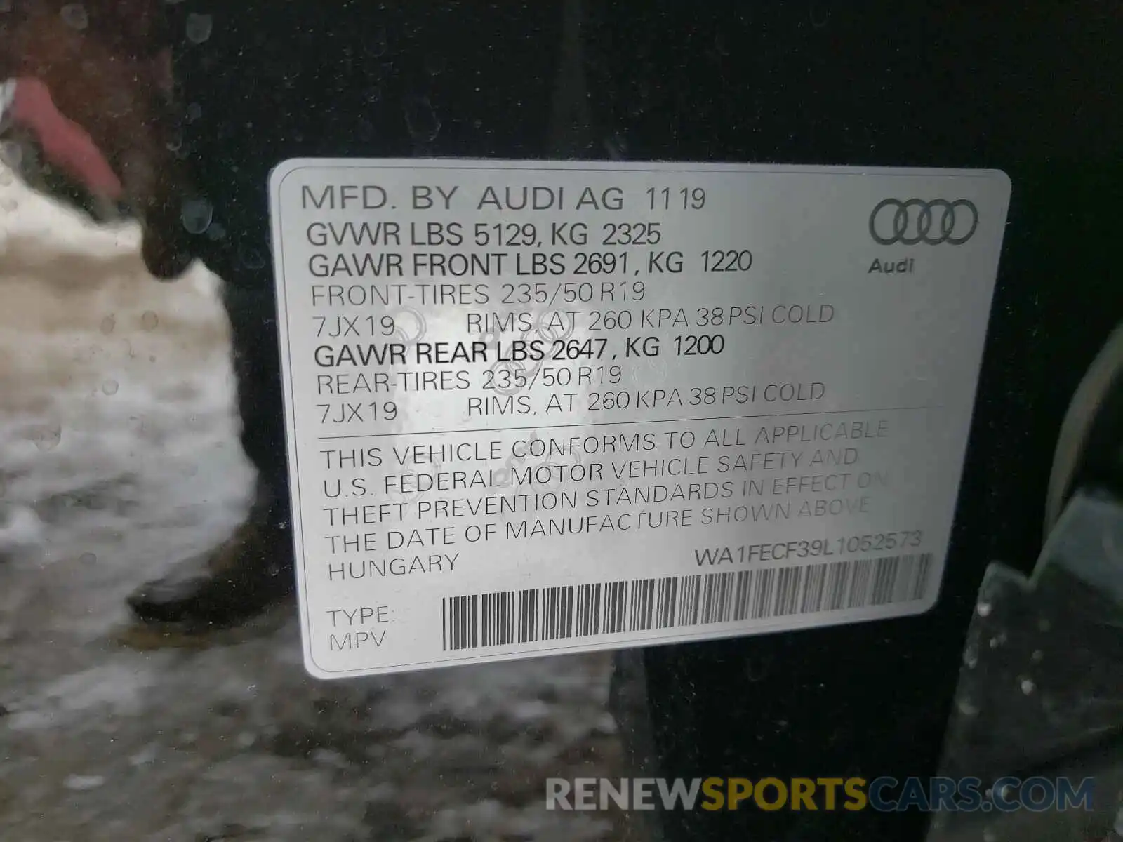 10 Photograph of a damaged car WA1FECF39L1052573 AUDI Q3 2020